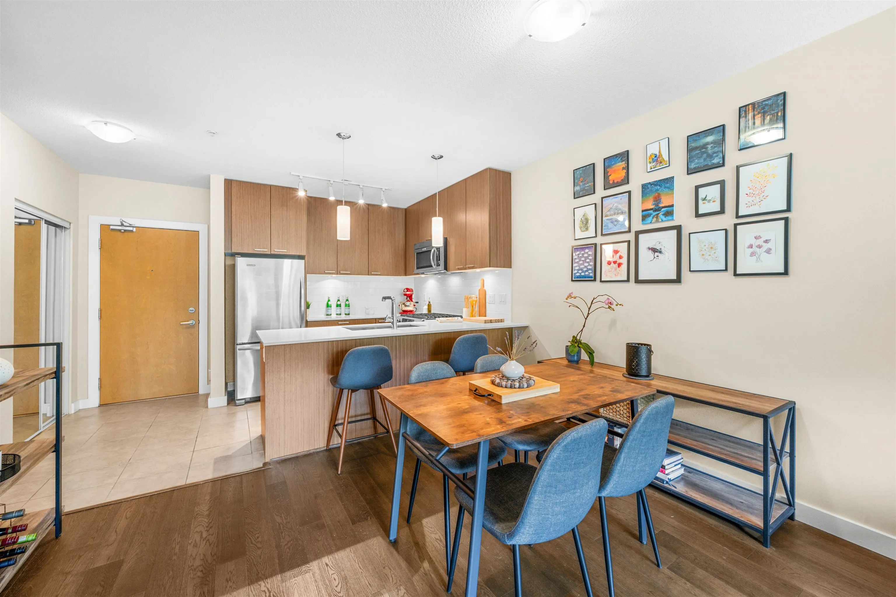 215 1330 Marine Drive