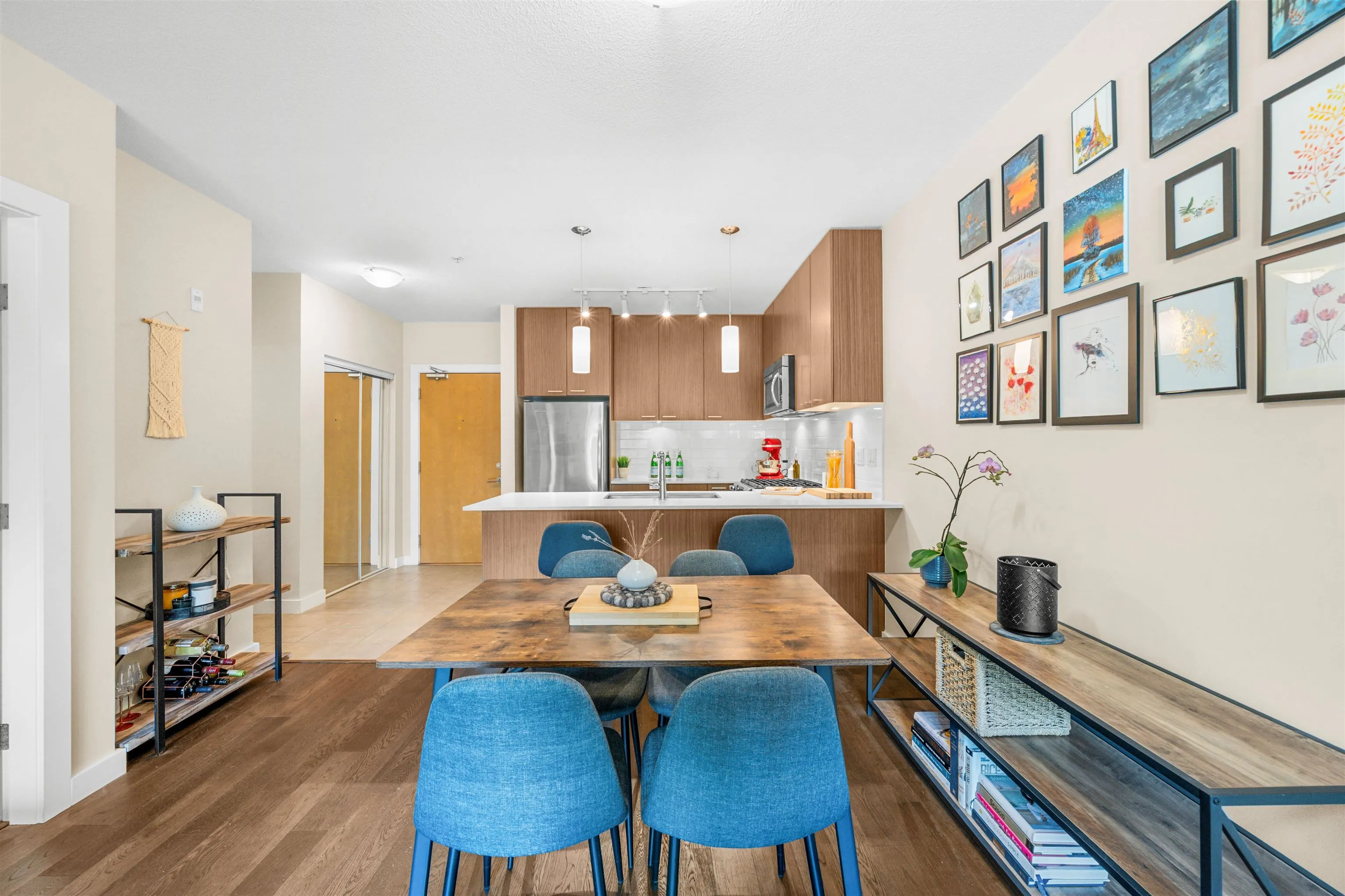 215 1330 Marine Drive