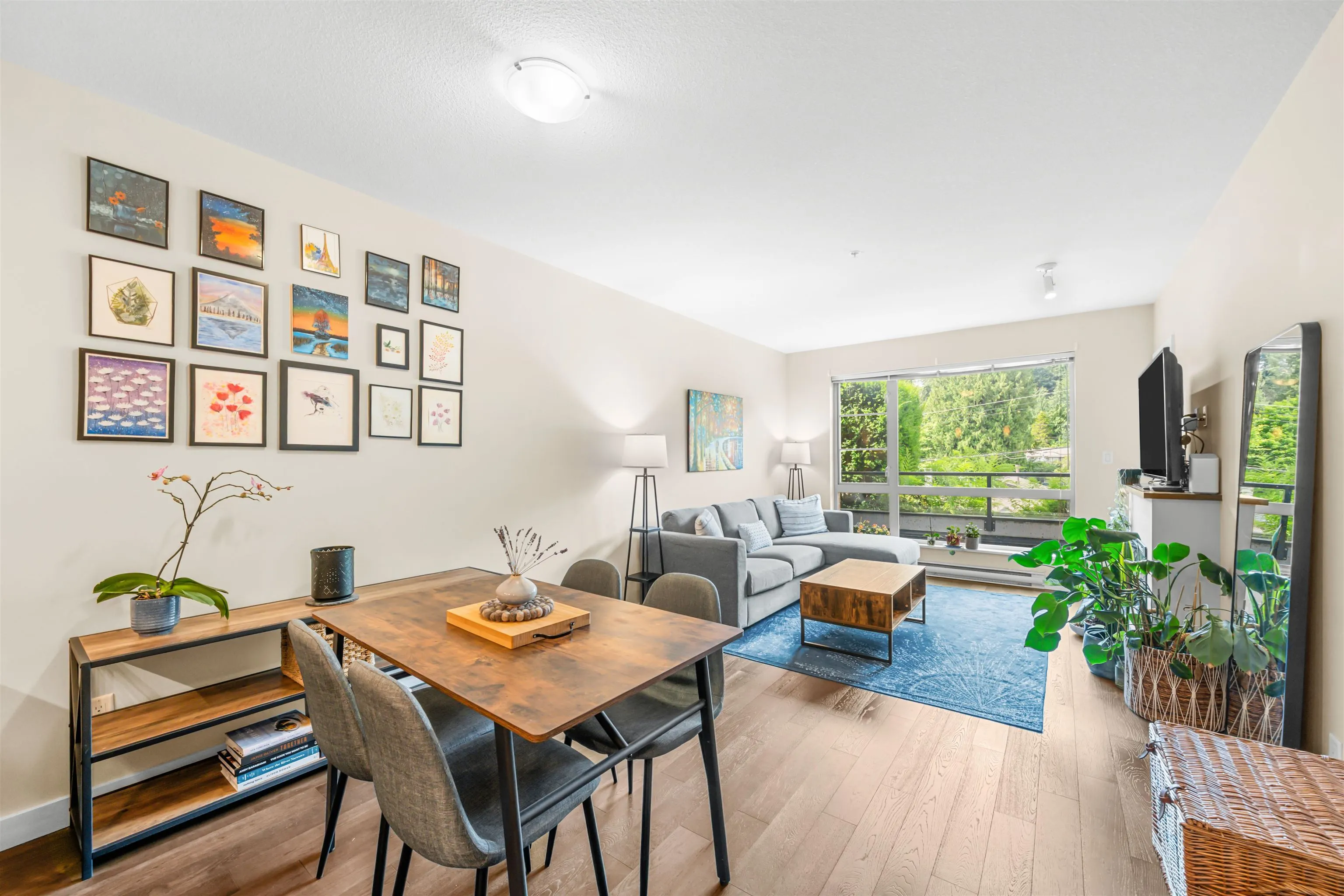 215 1330 Marine Drive