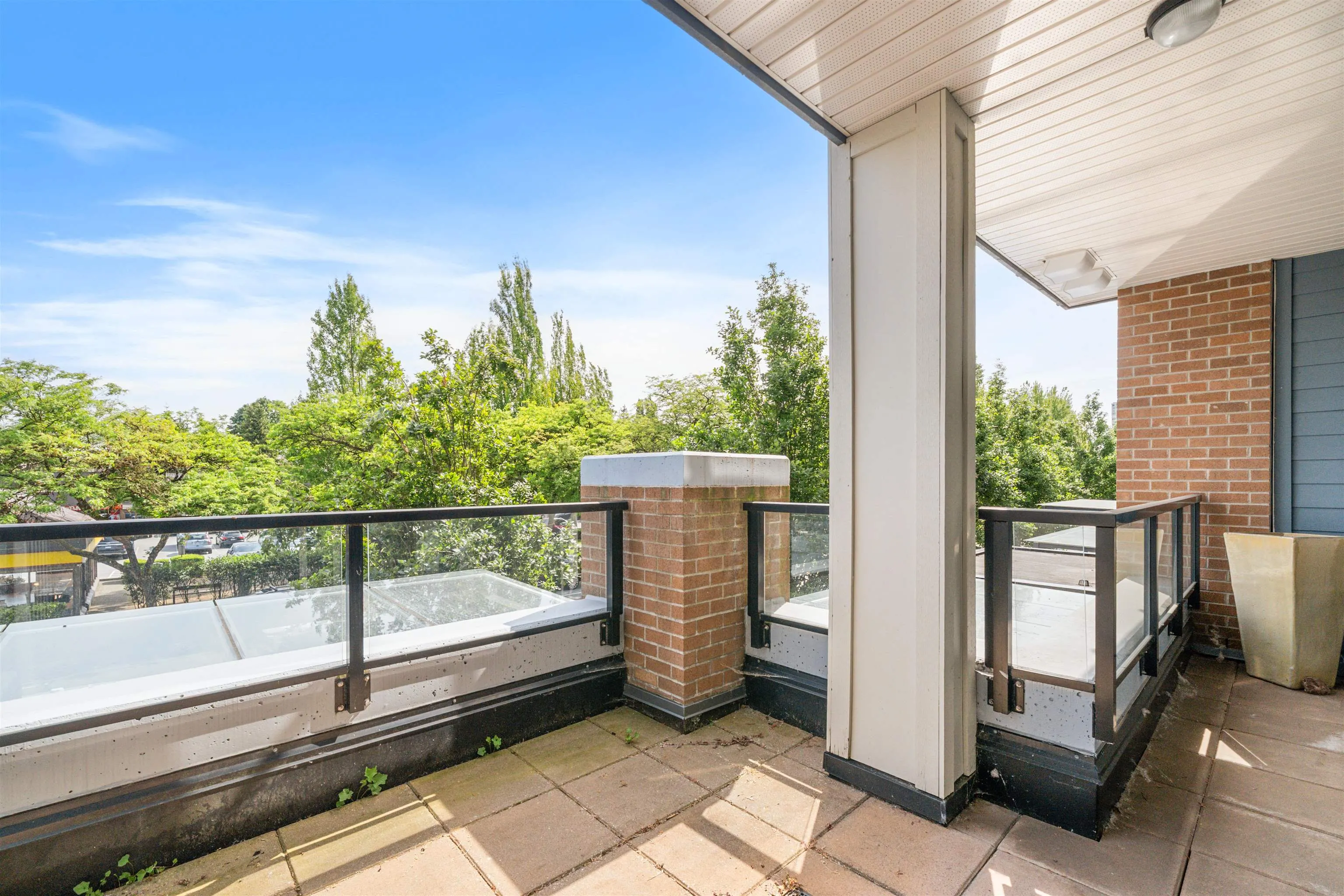 215 1330 Marine Drive