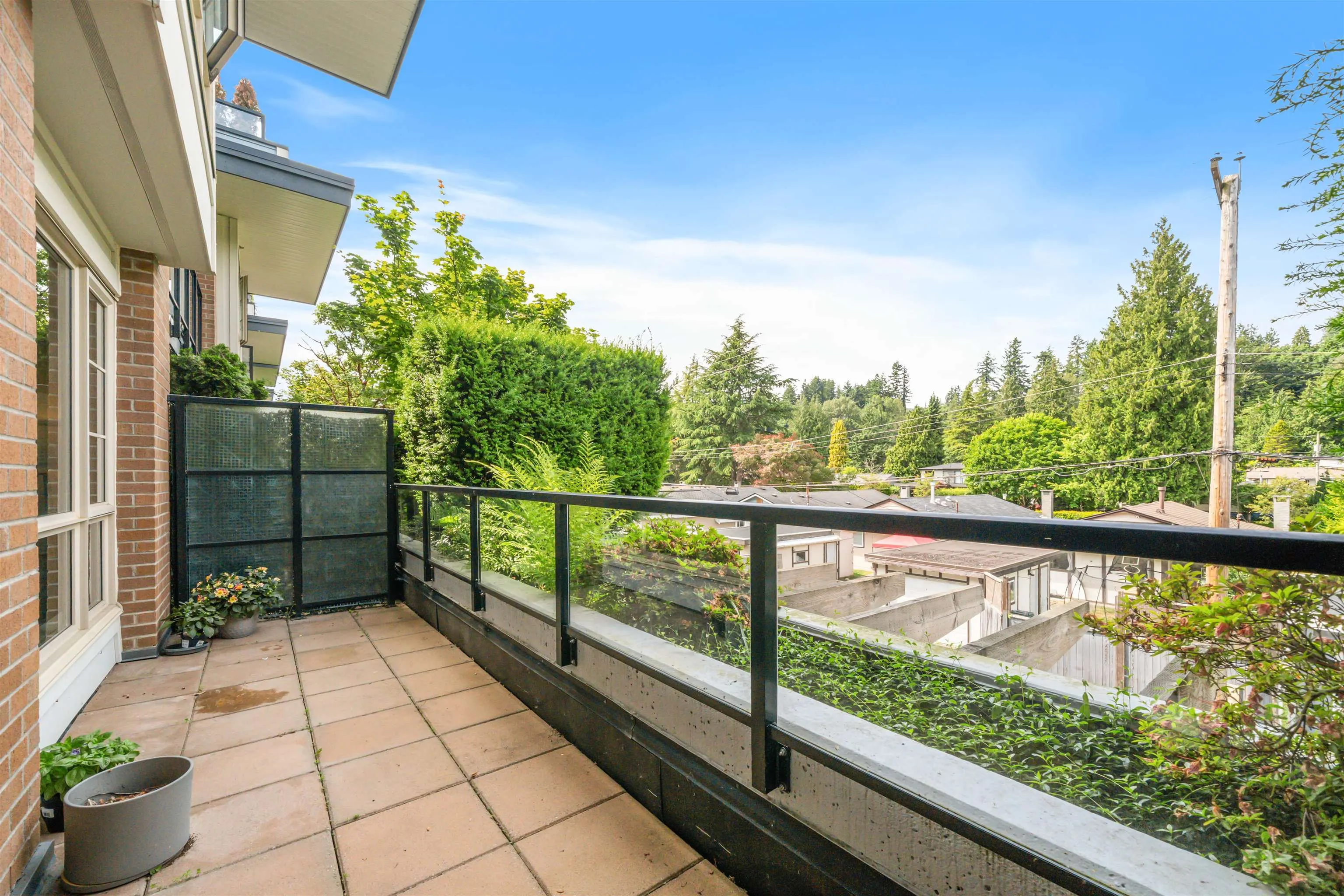 215 1330 Marine Drive