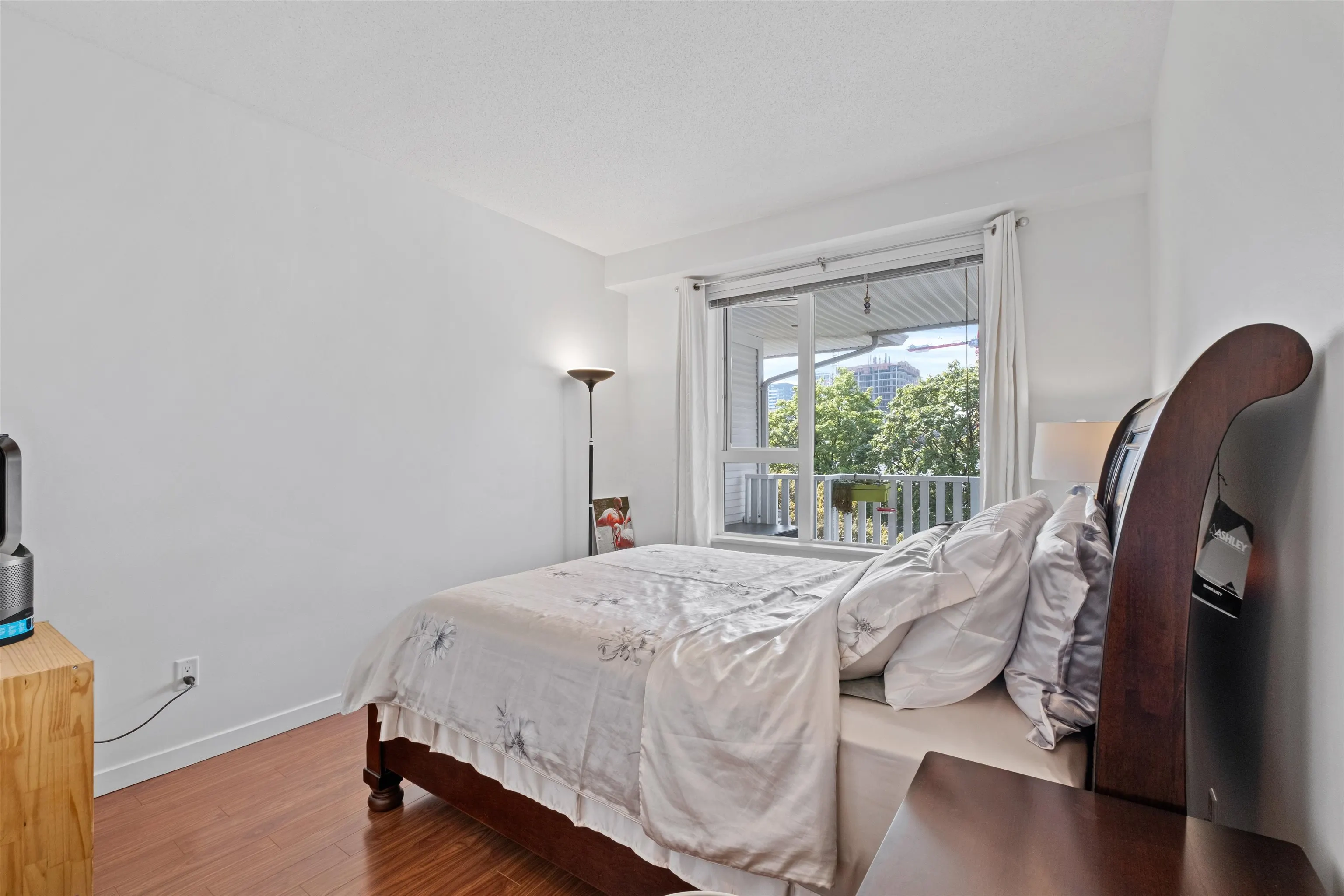 410 4723 Dawson Street