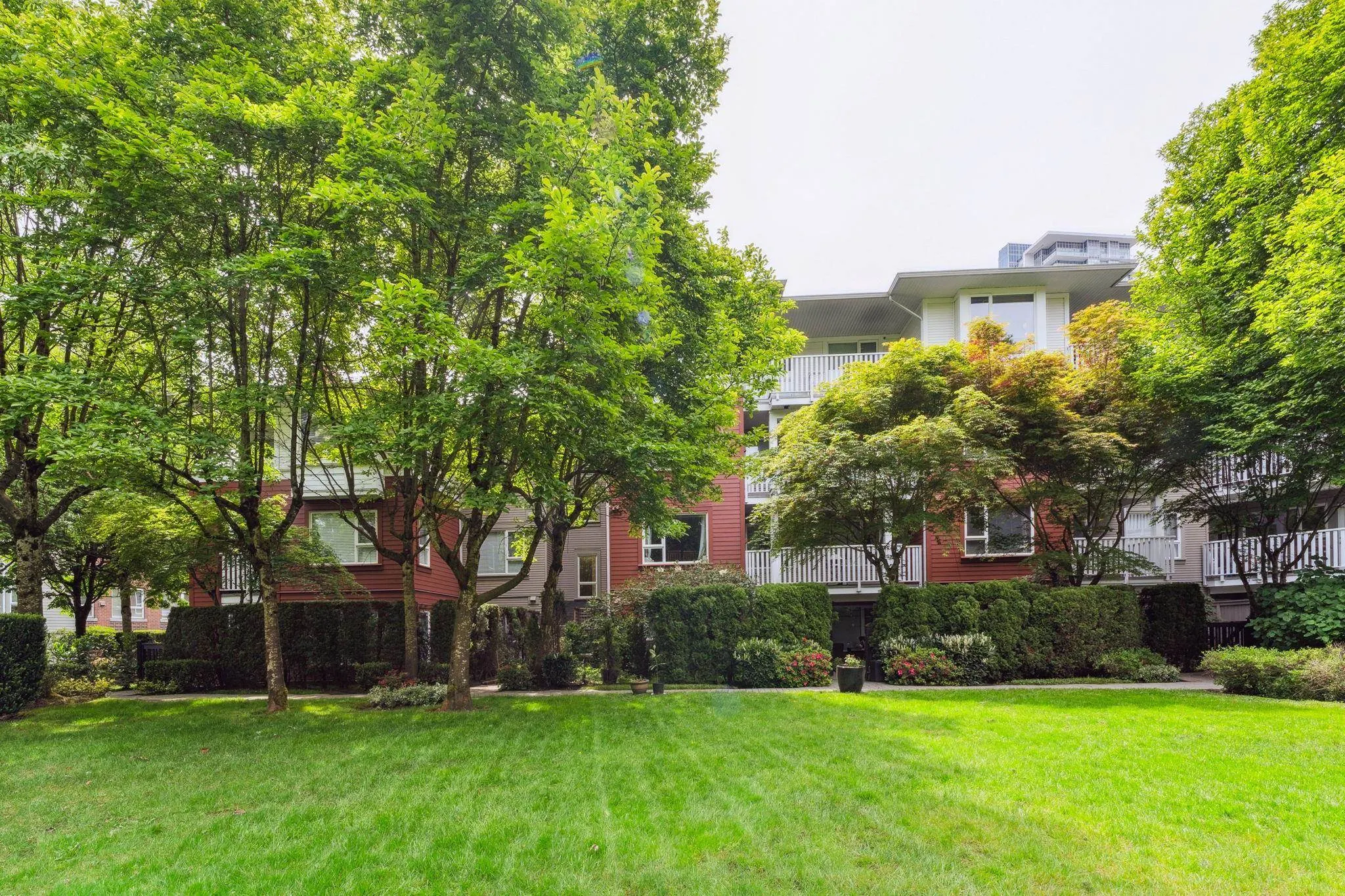 410 4723 Dawson Street