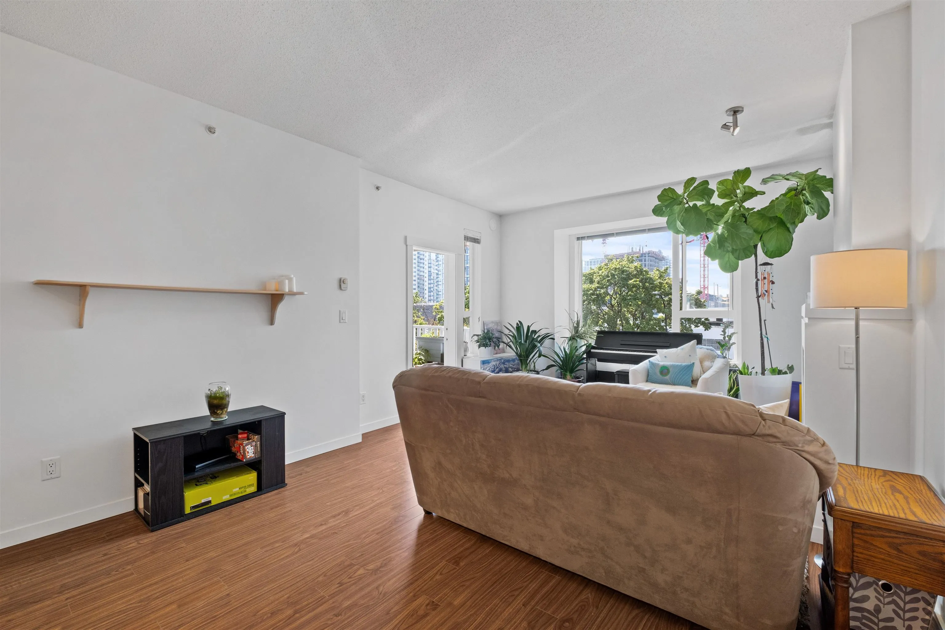 410 4723 Dawson Street