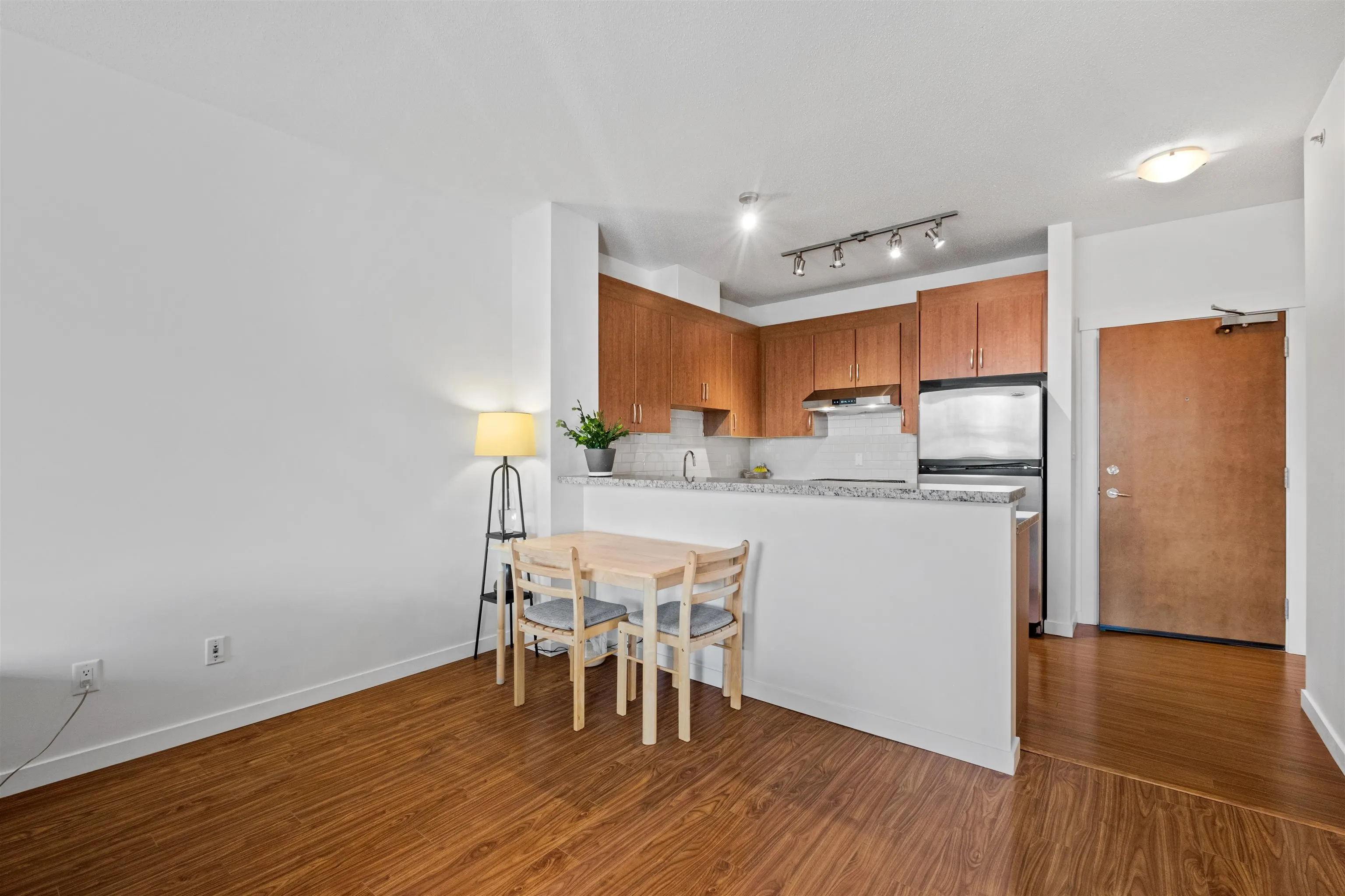 410 4723 Dawson Street