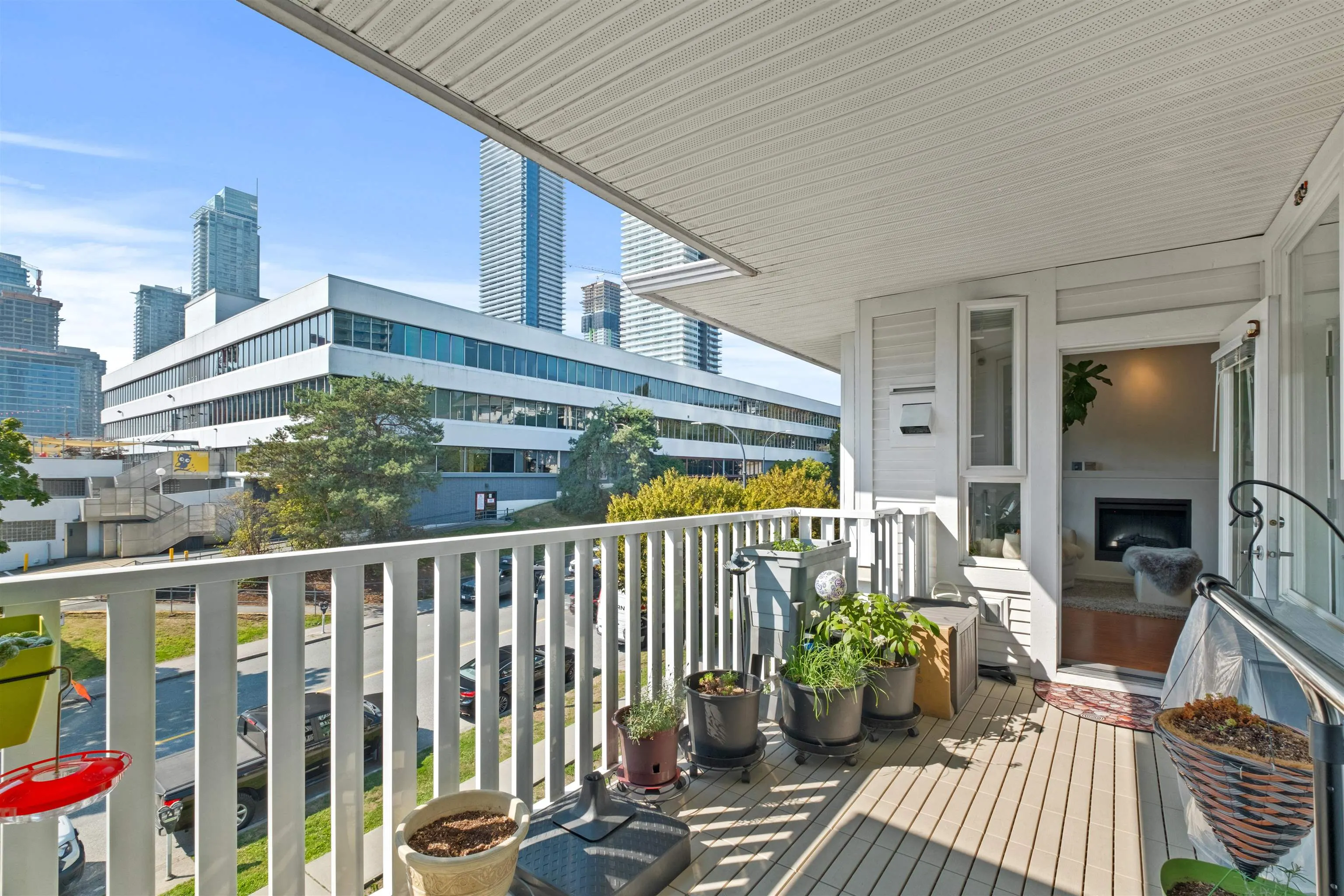410 4723 Dawson Street