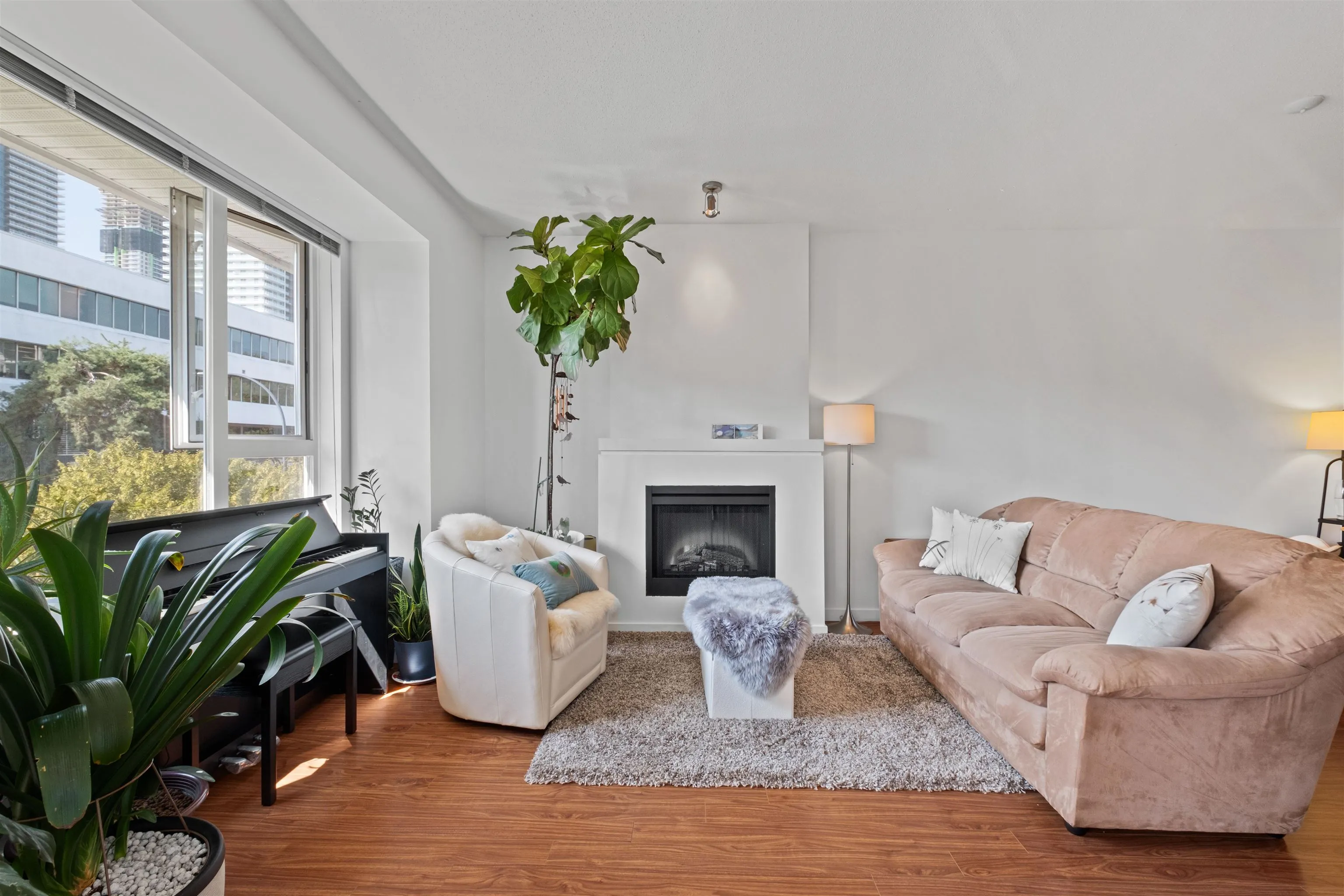 410 4723 Dawson Street