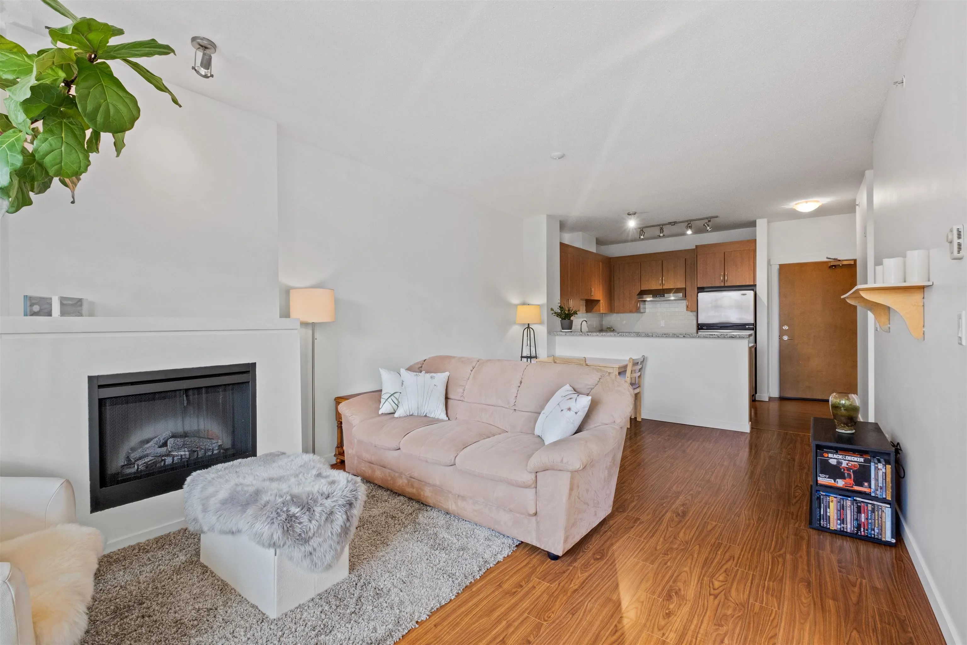 410 4723 Dawson Street