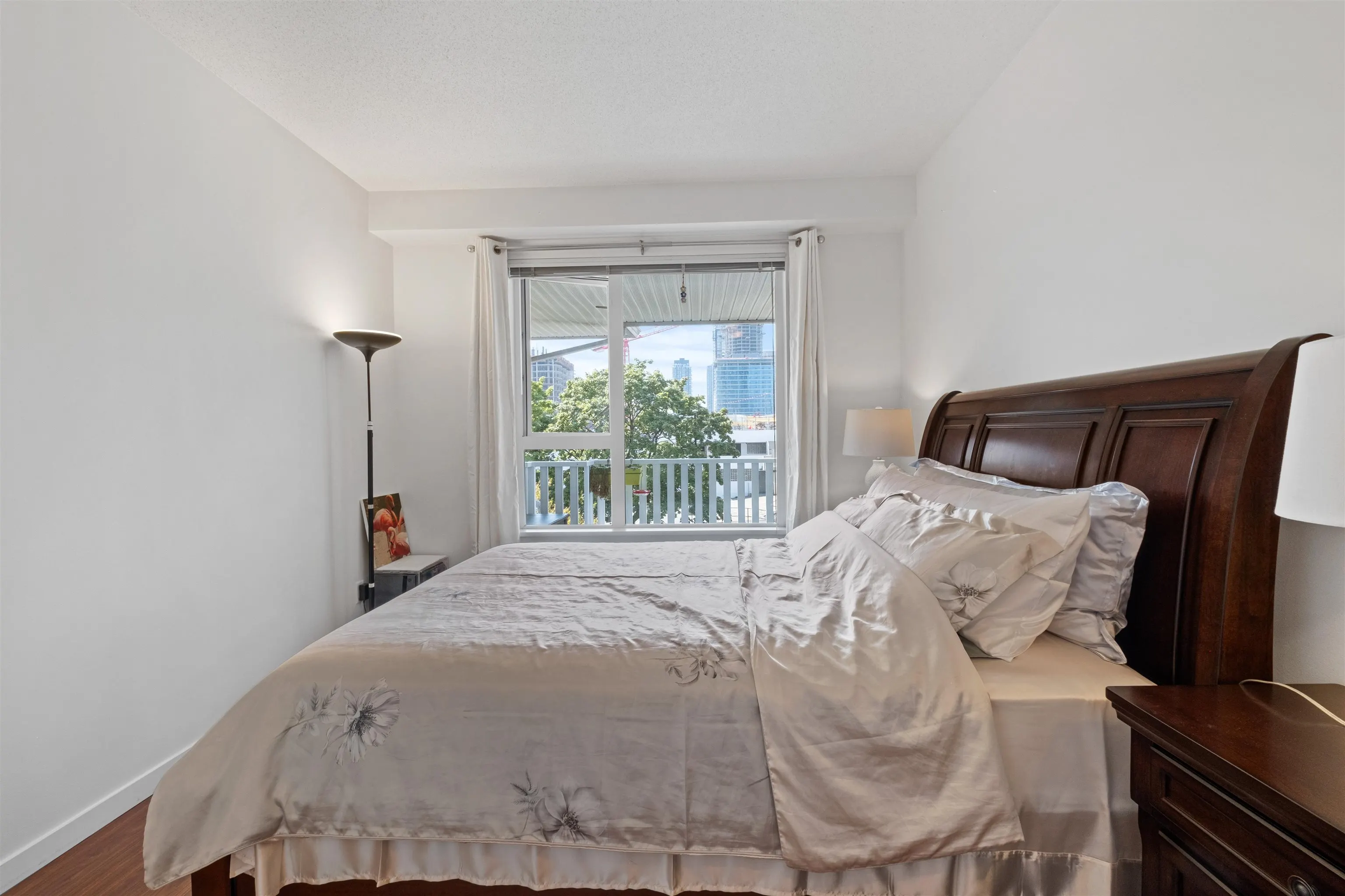 410 4723 Dawson Street