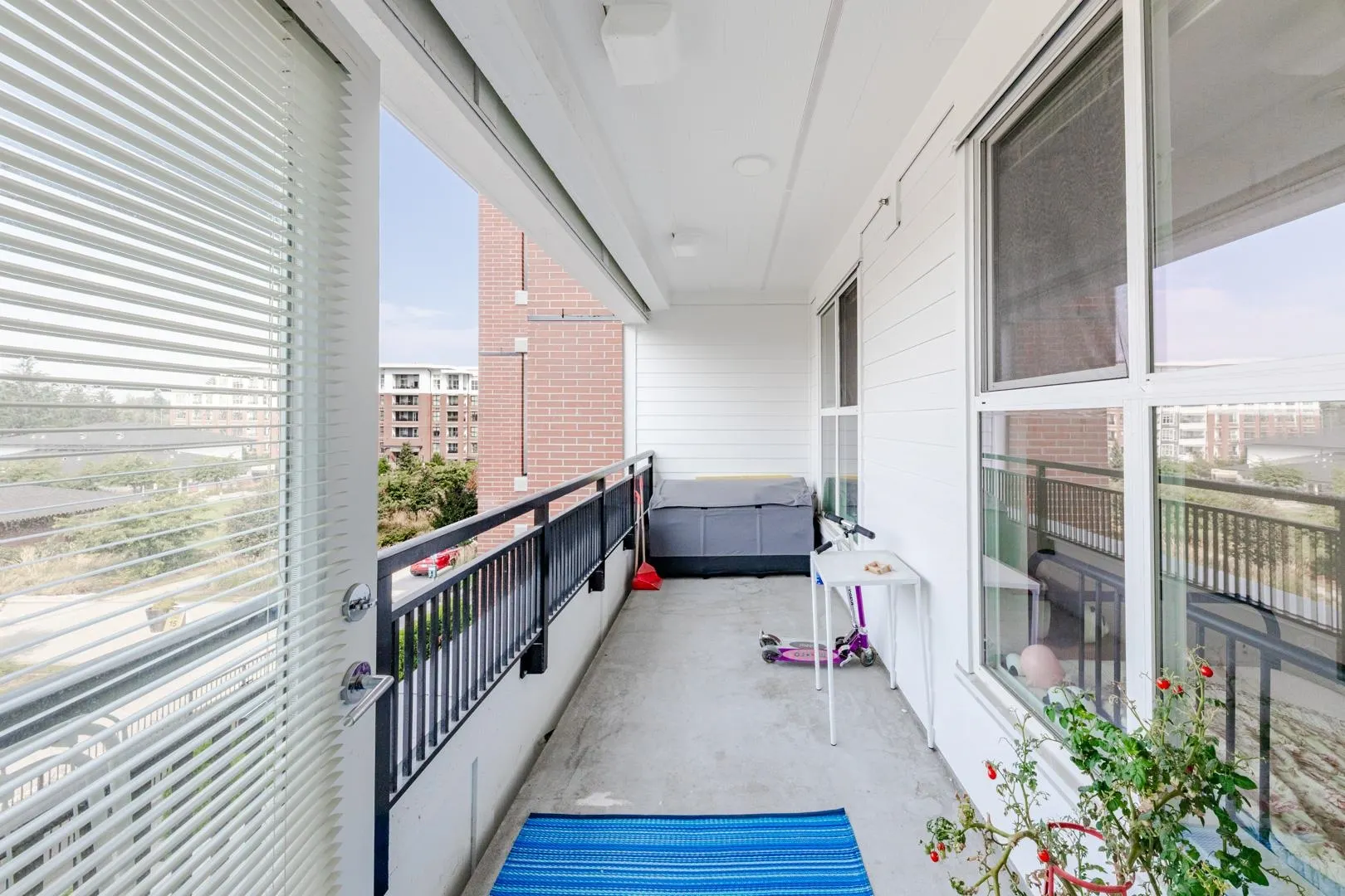 C327 8150 207 Street