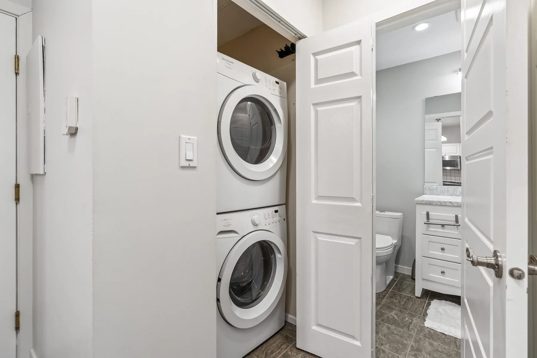 204 2525 Quebec Street