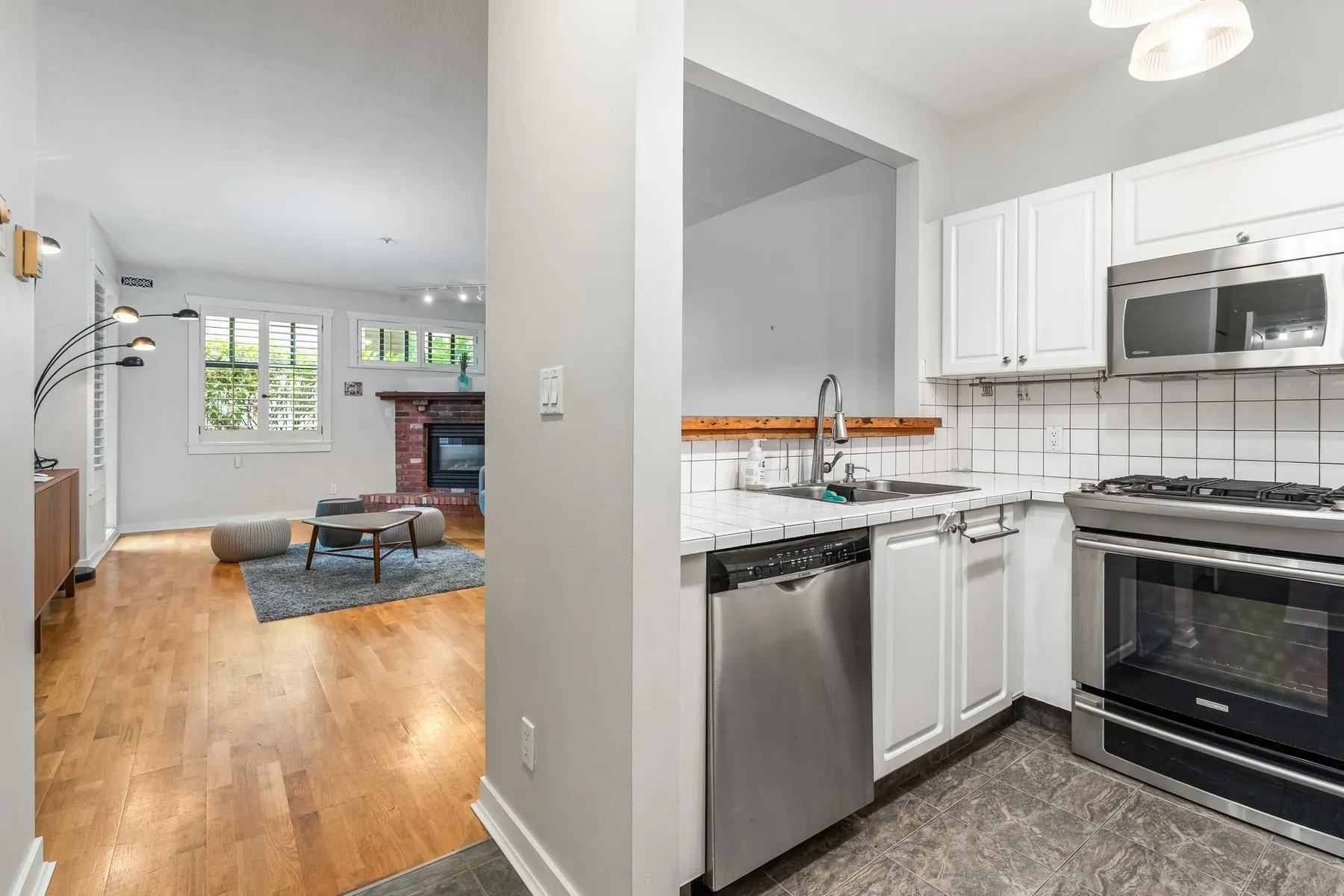 204 2525 Quebec Street