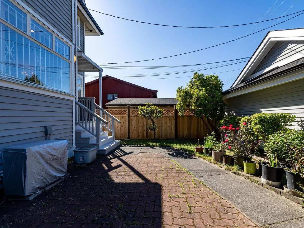 39 W 12th Avenue