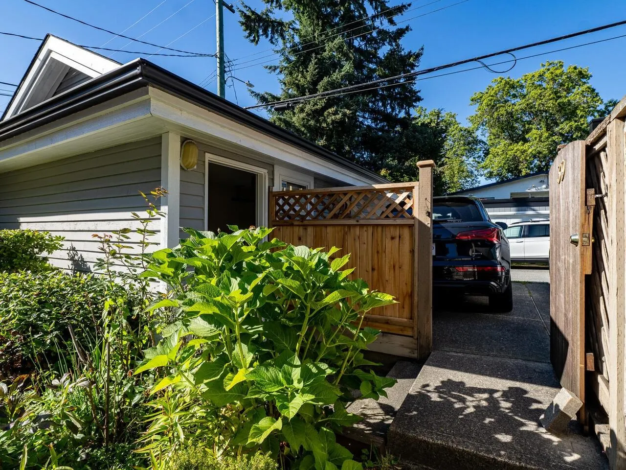 39 W 12th Avenue