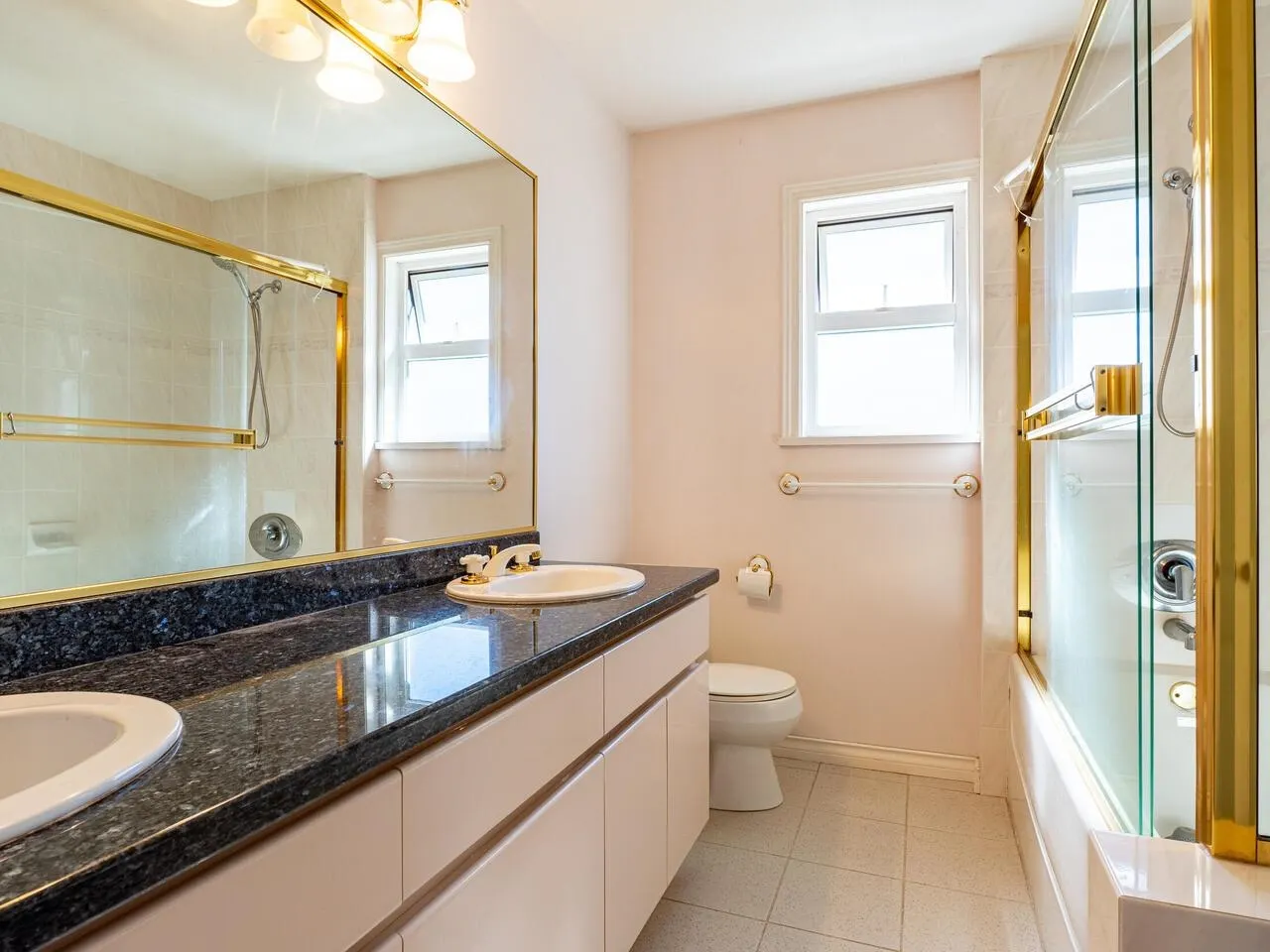 39 W 12th Avenue