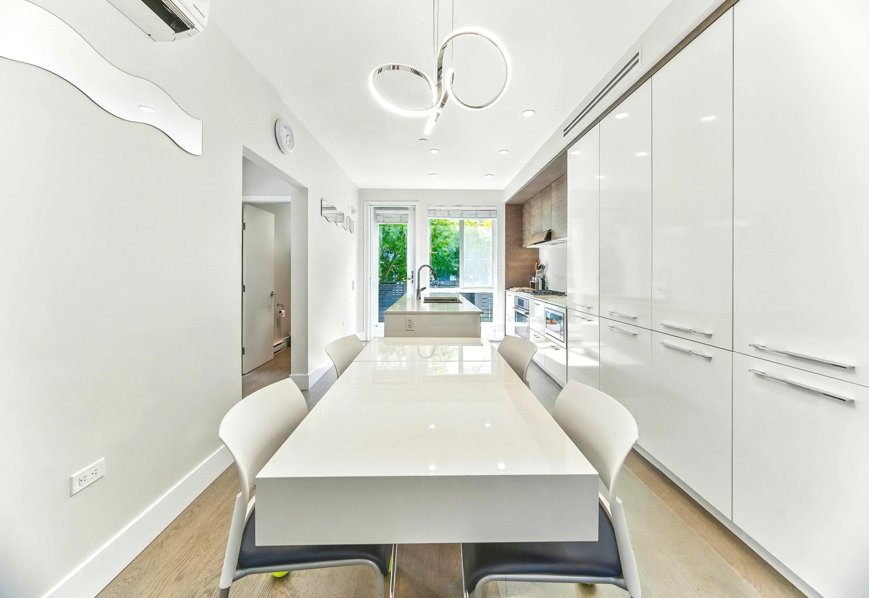 276 W 62nd Avenue