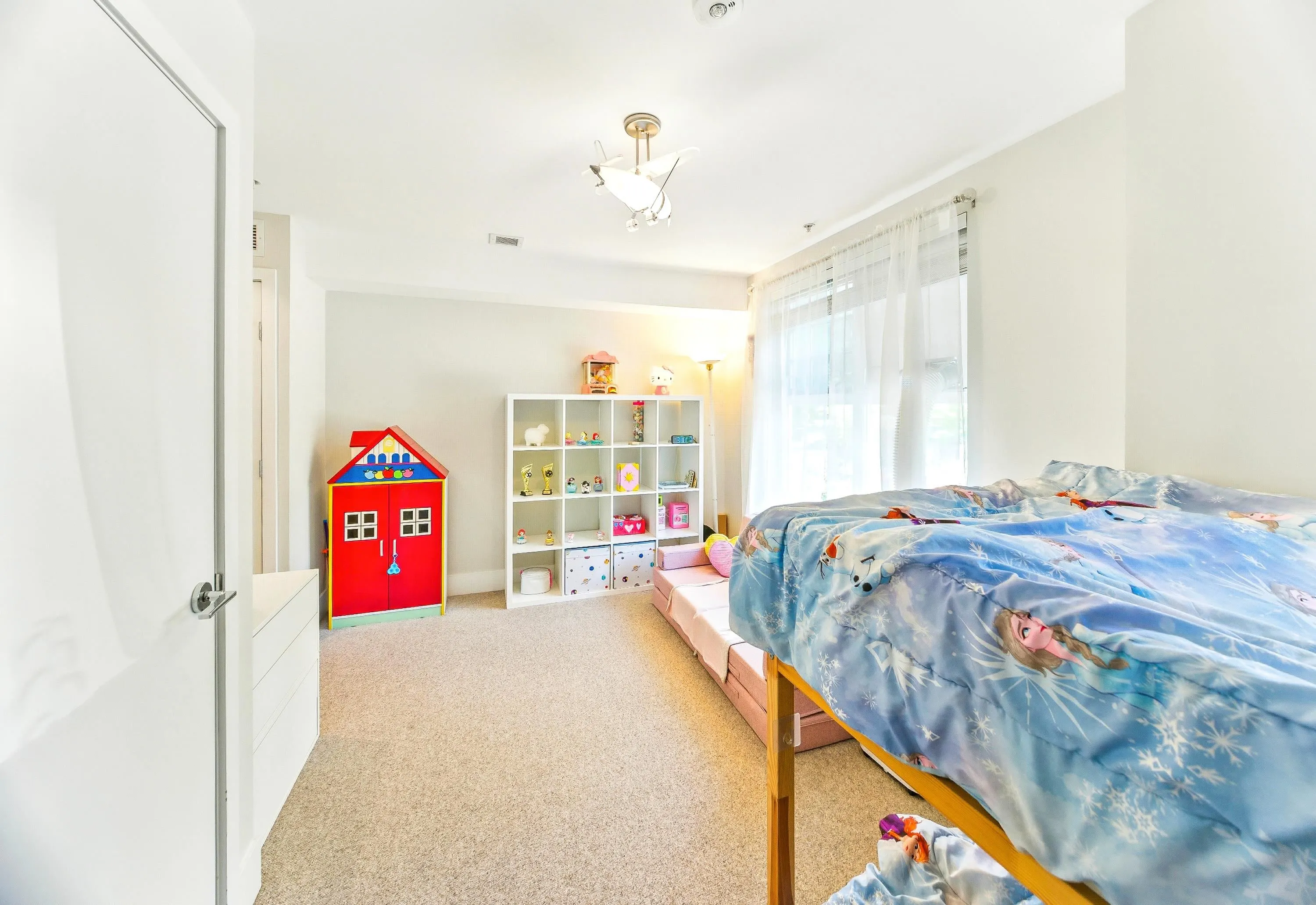 276 W 62nd Avenue