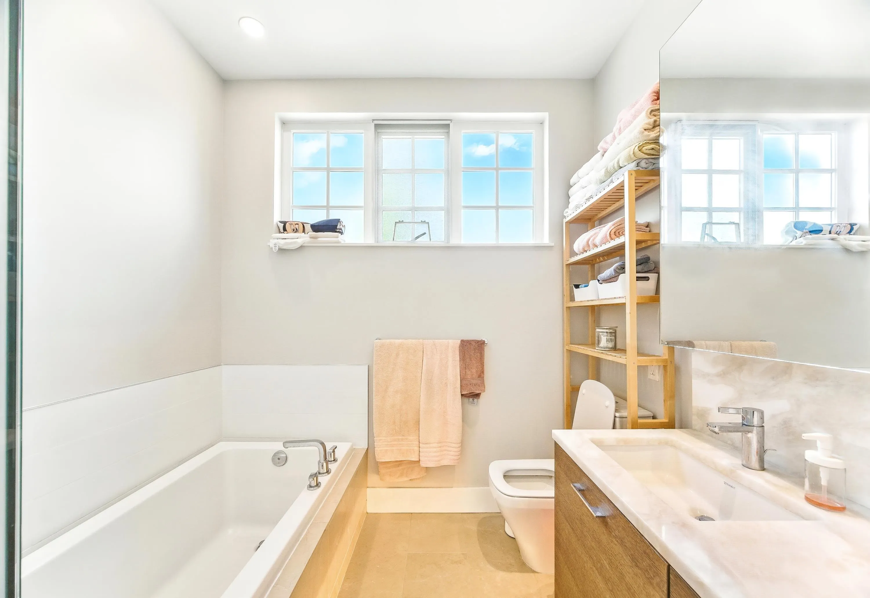 276 W 62nd Avenue