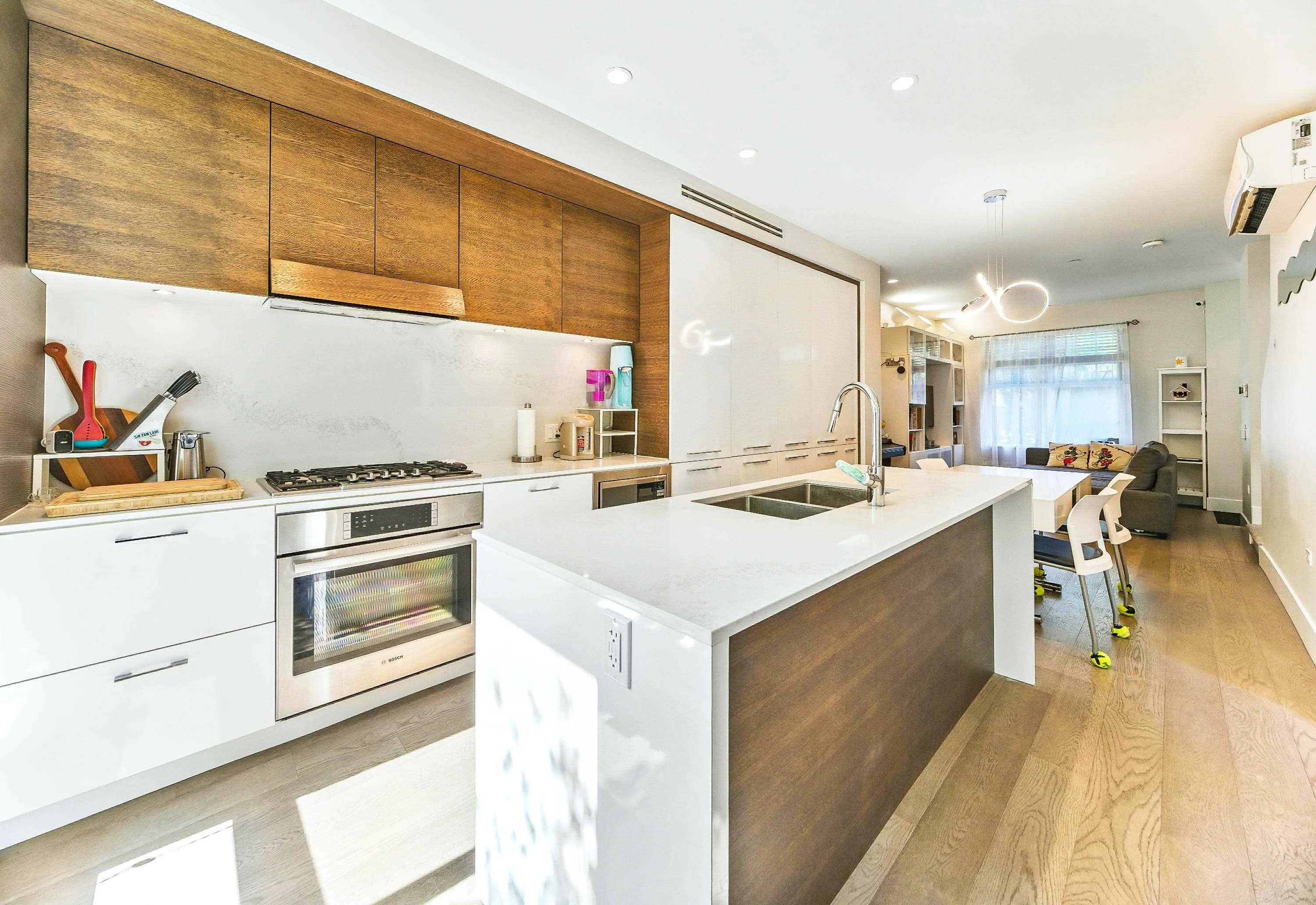 276 W 62nd Avenue