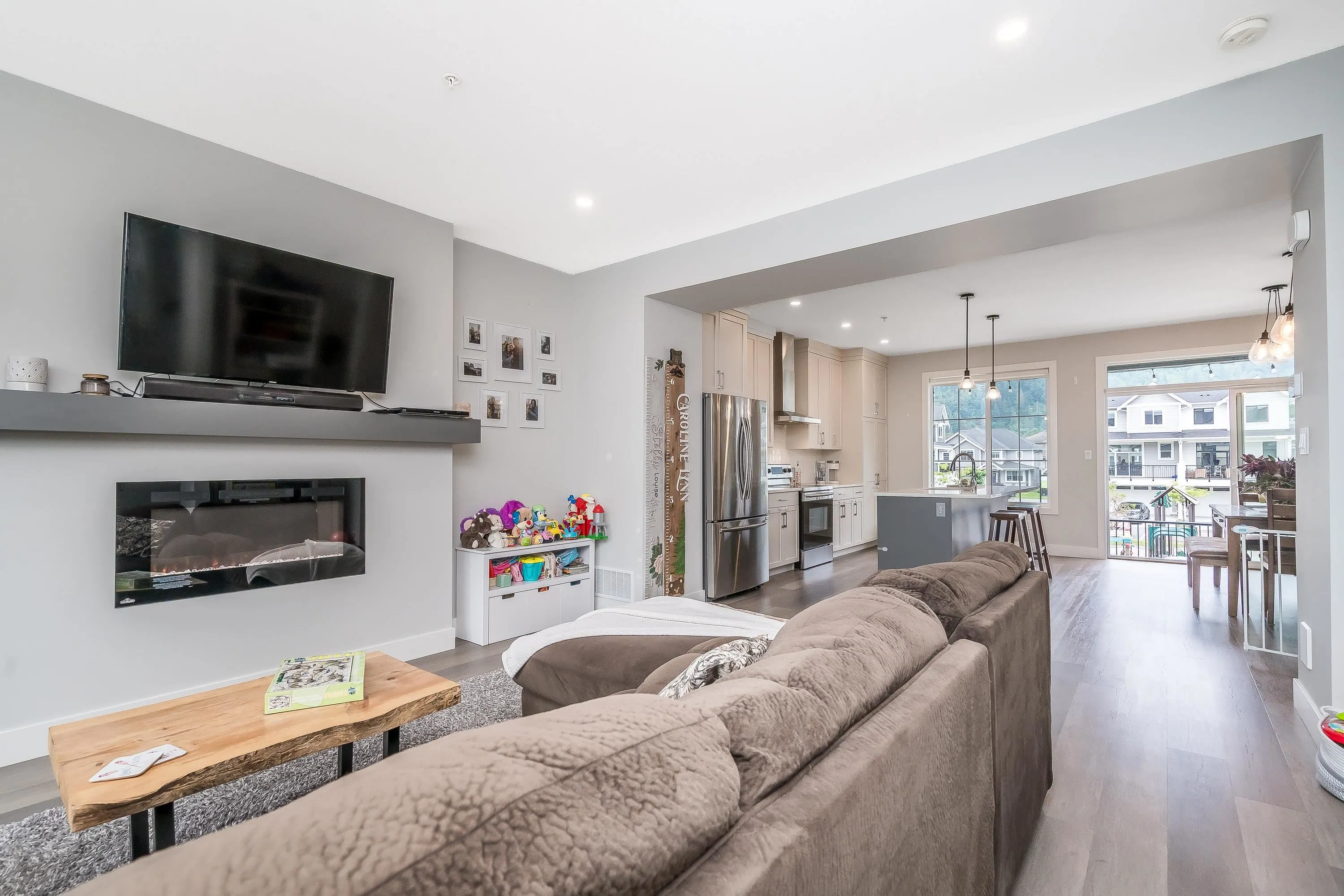 16 5480 Pebble Lane