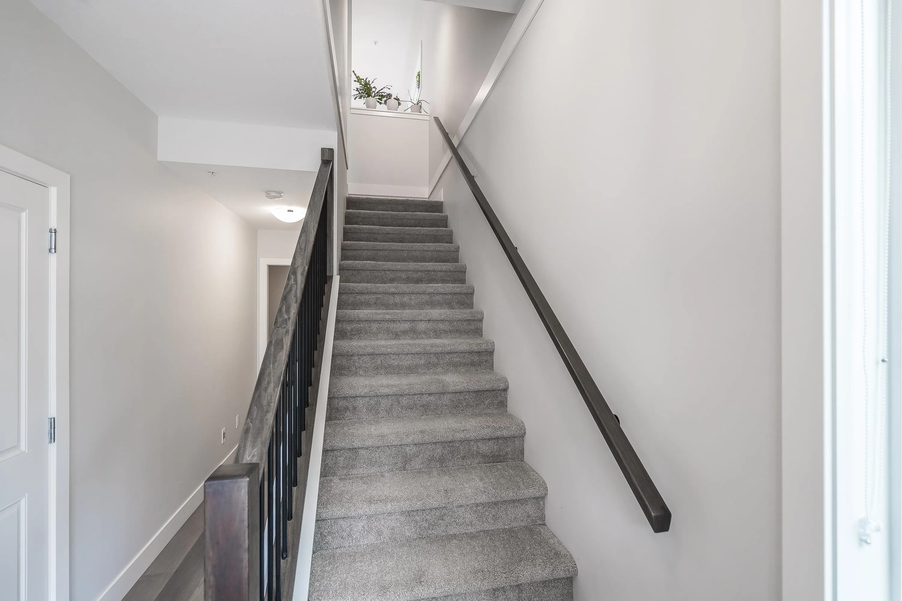 16 5480 Pebble Lane