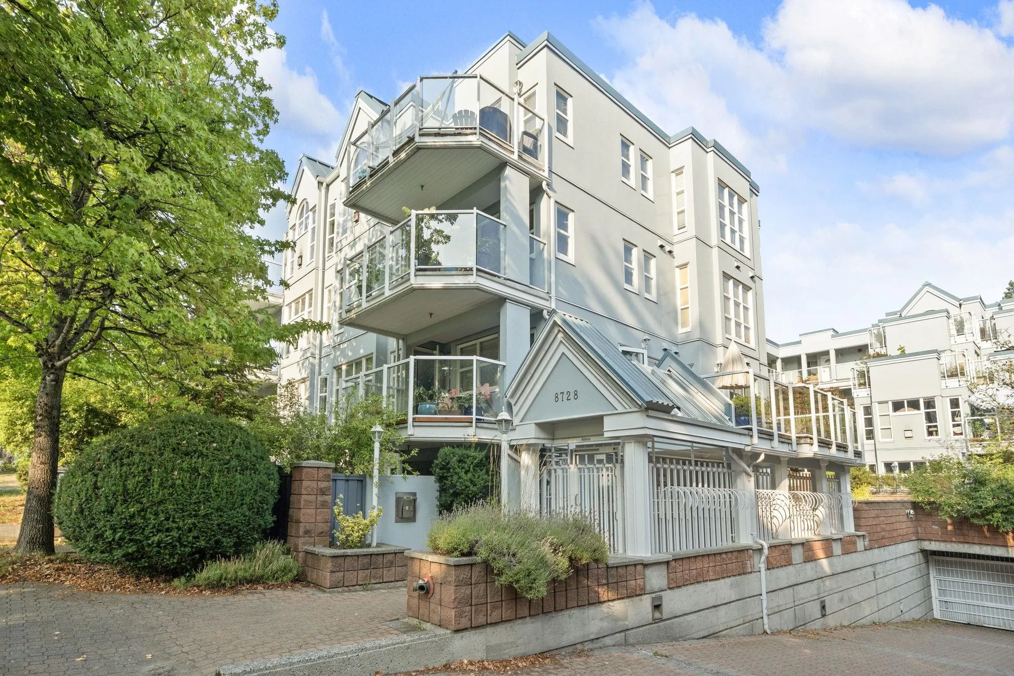 301 8728 Sw Marine Drive