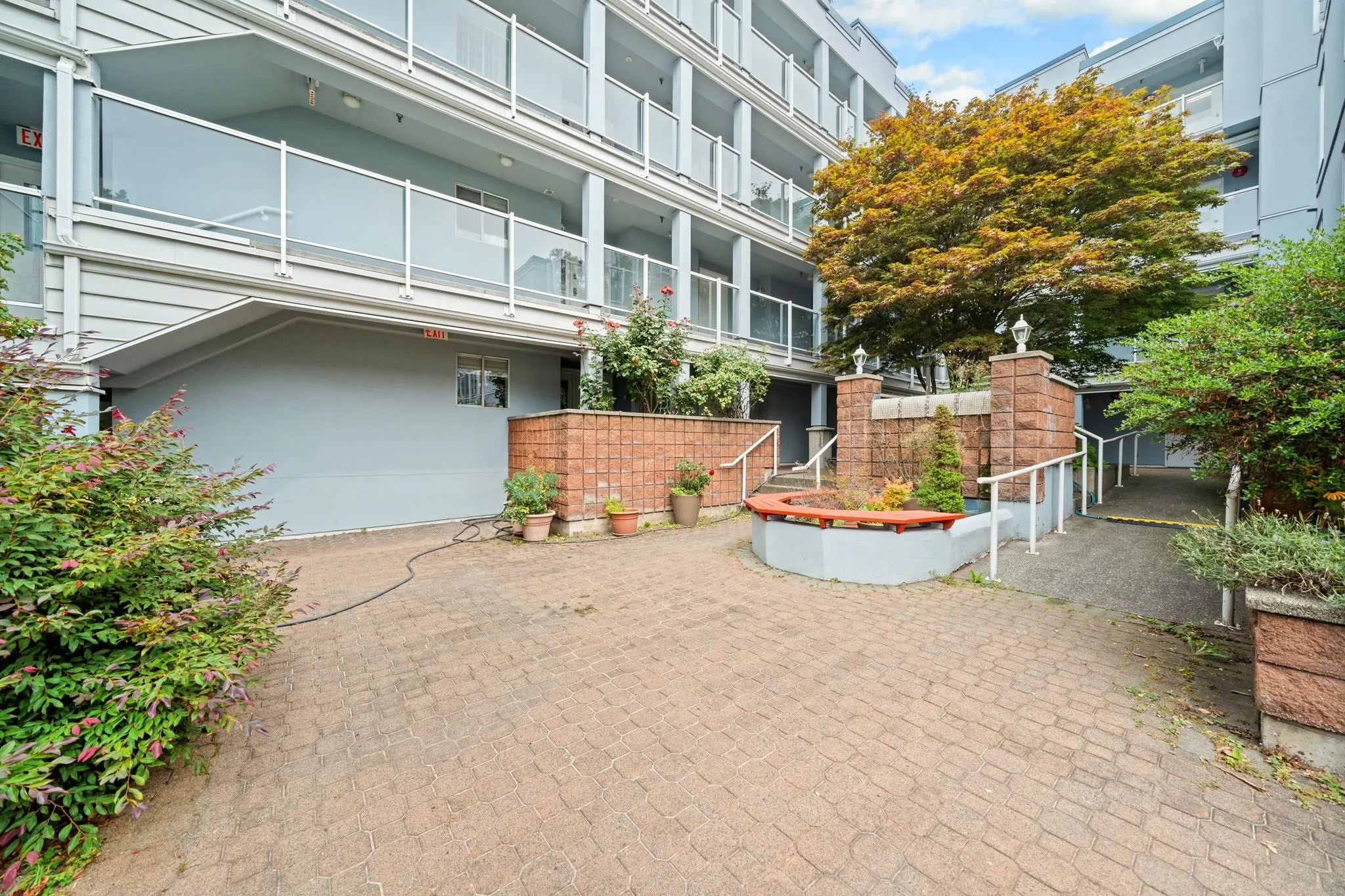 301 8728 Sw Marine Drive