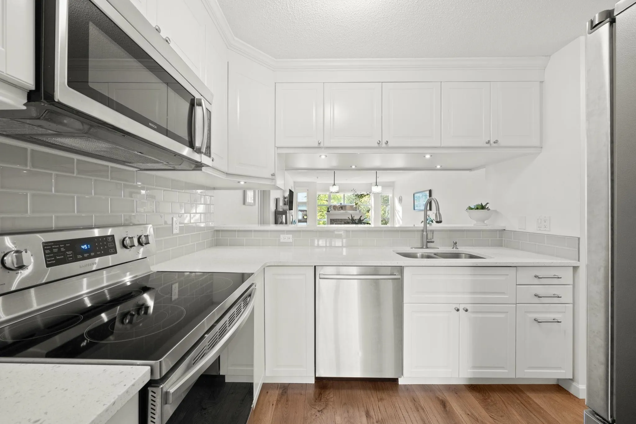 301 8728 Sw Marine Drive