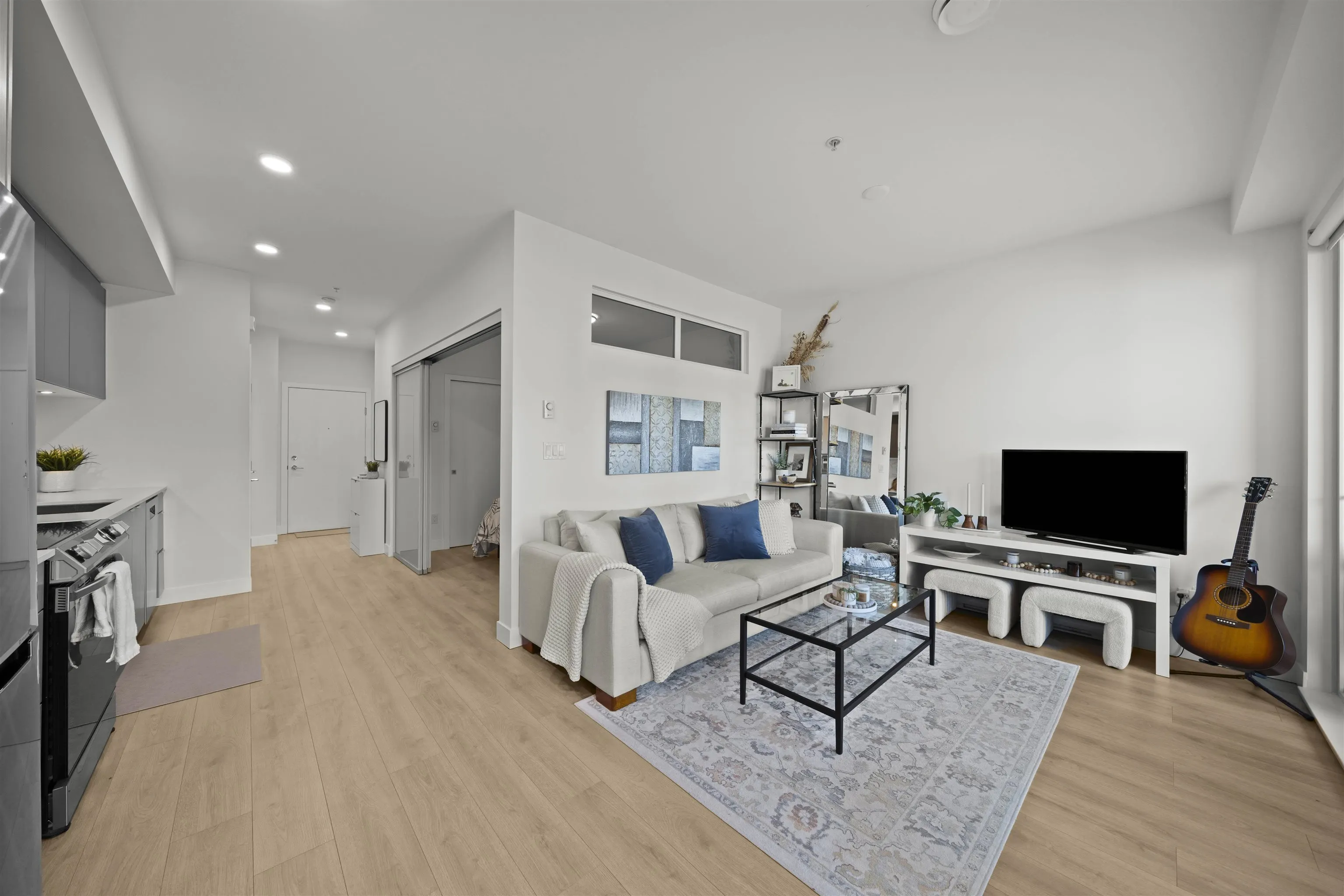 211 1792 Starling Drive