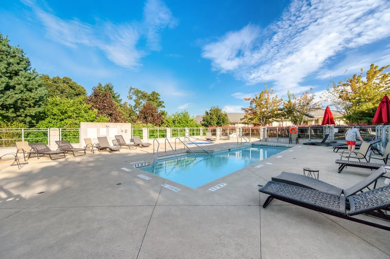 1007 271 Francis Way