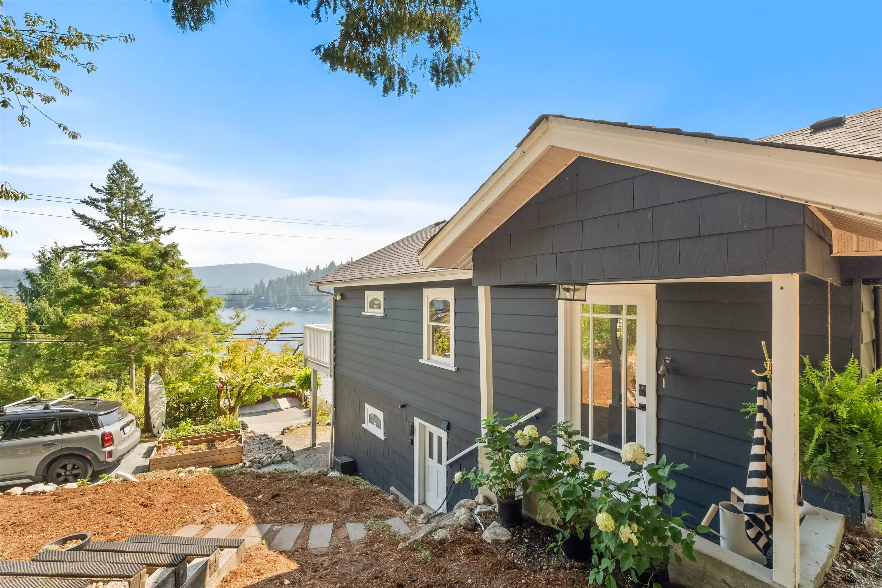 2689 Panorama Drive