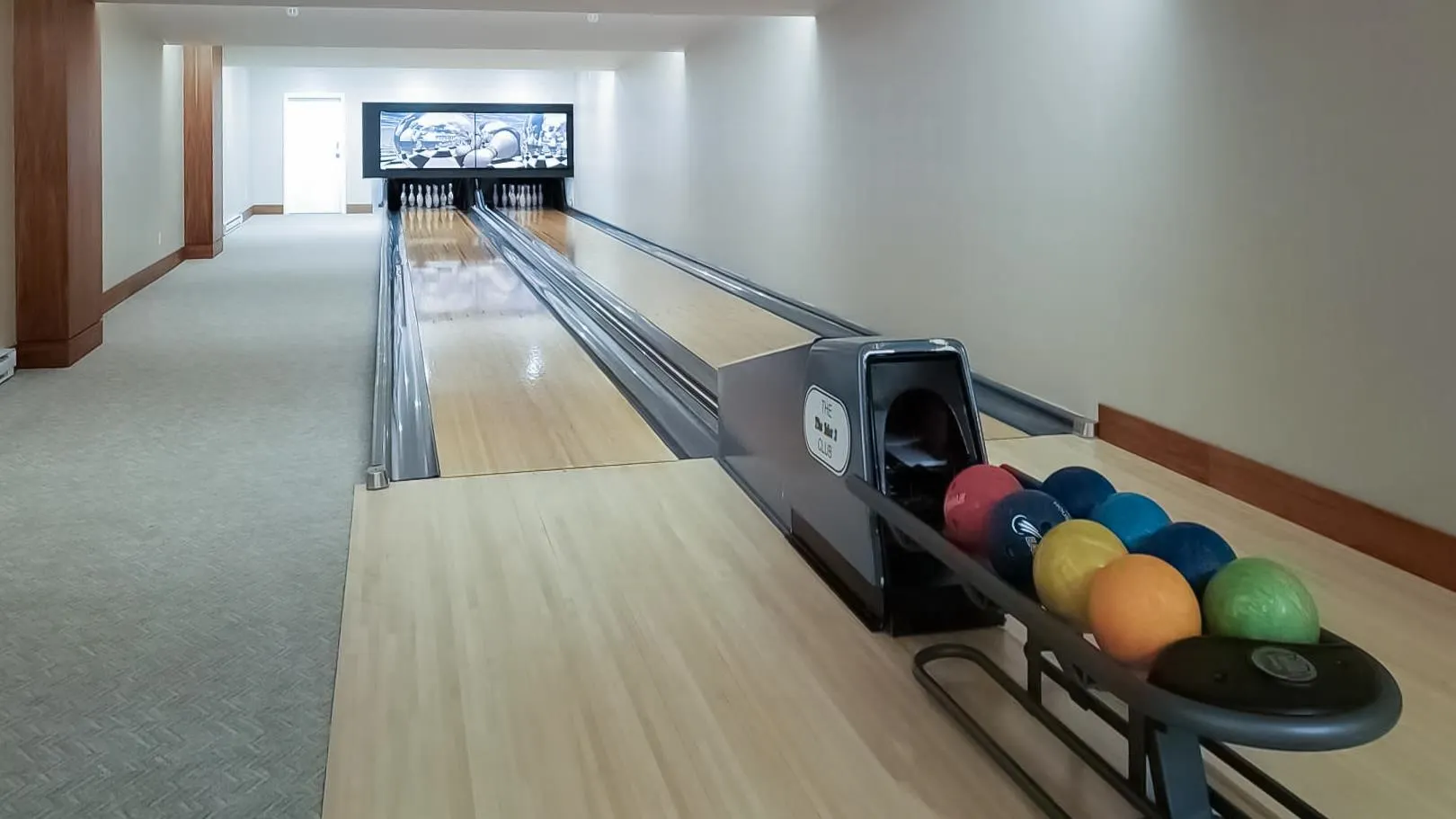 1809 6588 Nelson Avenue