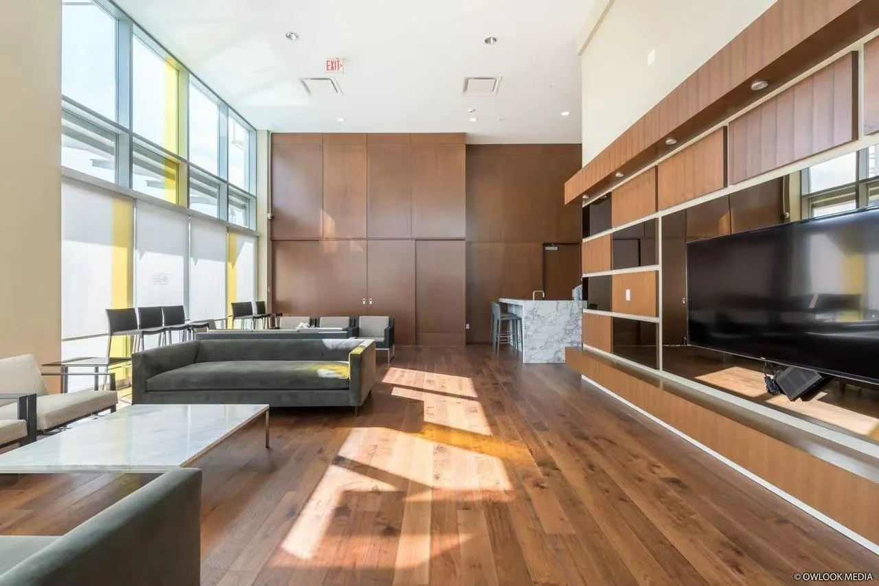 1809 6588 Nelson Avenue