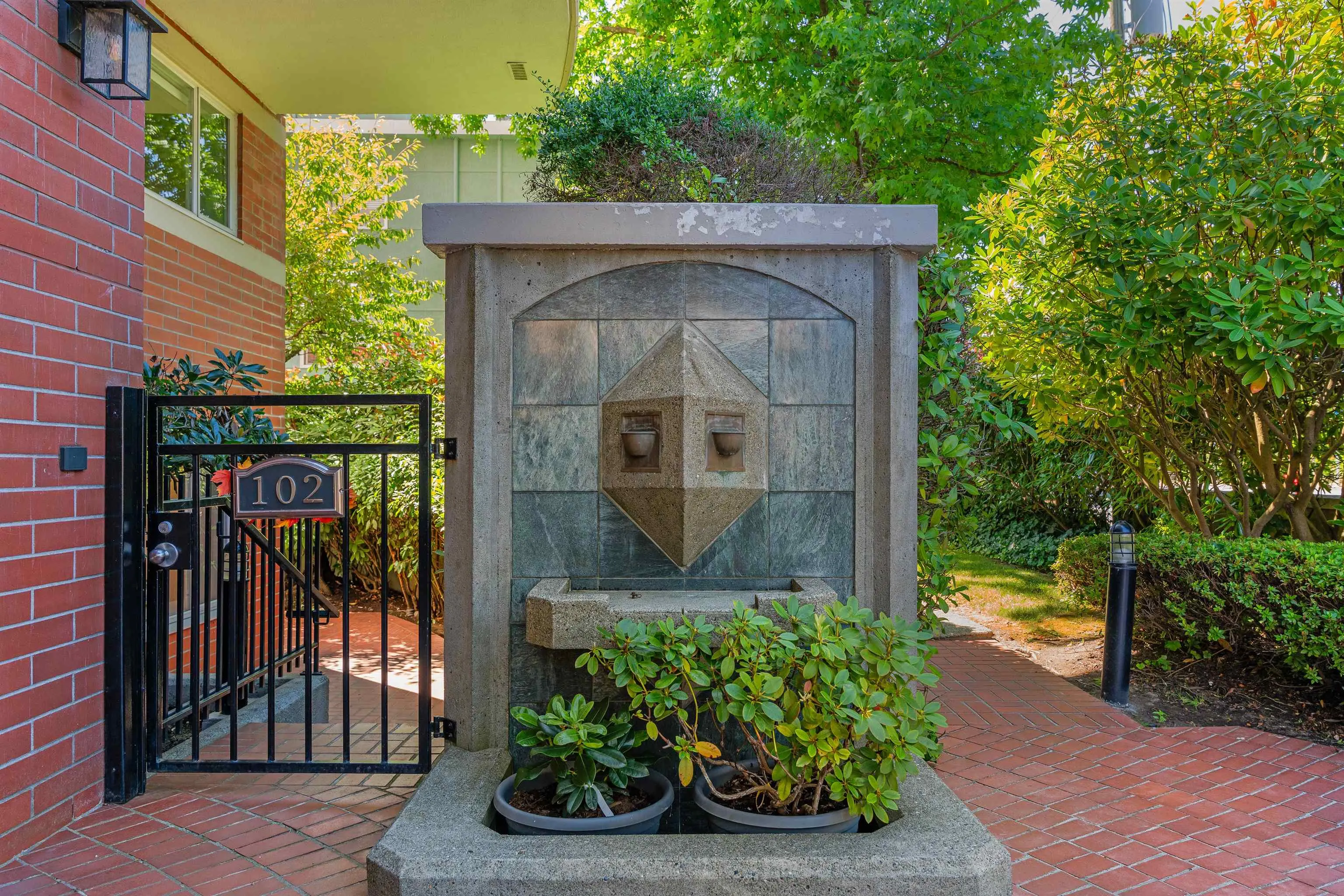 102 2128 W 43rd Avenue