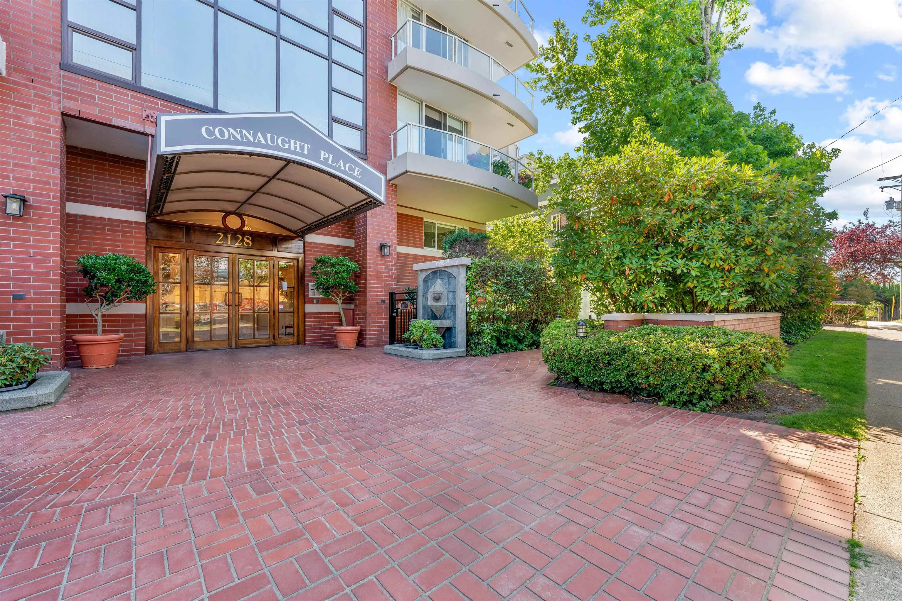 102 2128 W 43rd Avenue