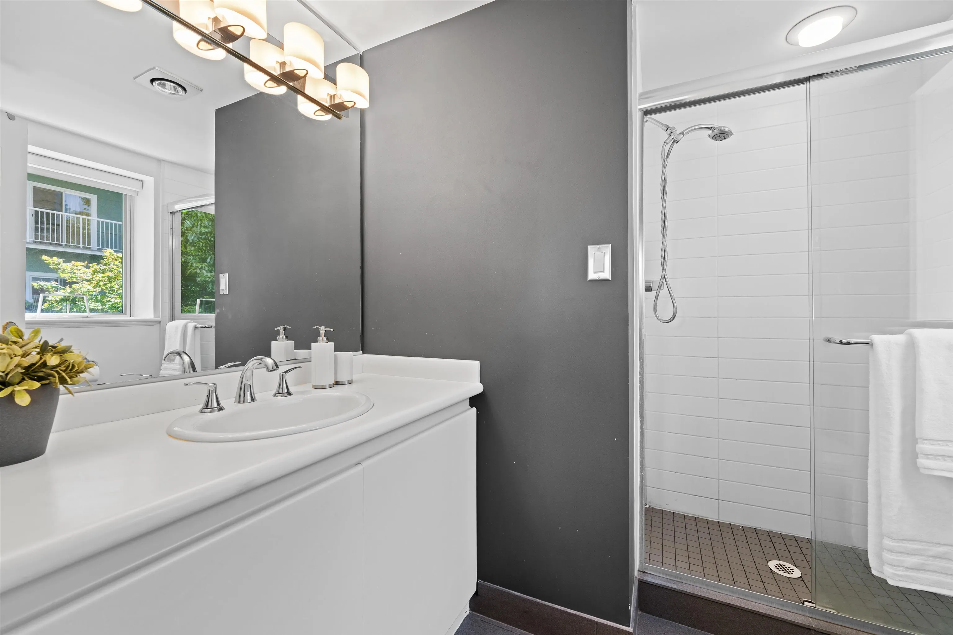 102 2128 W 43rd Avenue