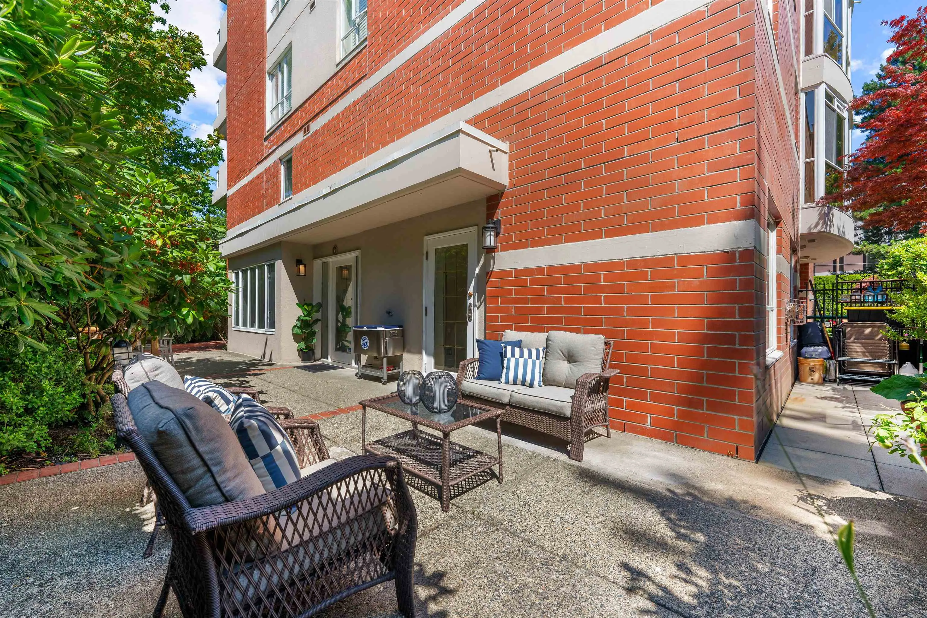 102 2128 W 43rd Avenue