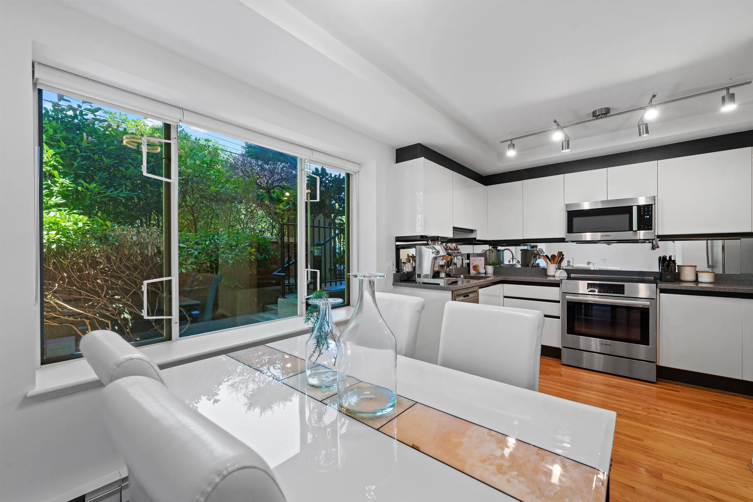 102 2128 W 43rd Avenue