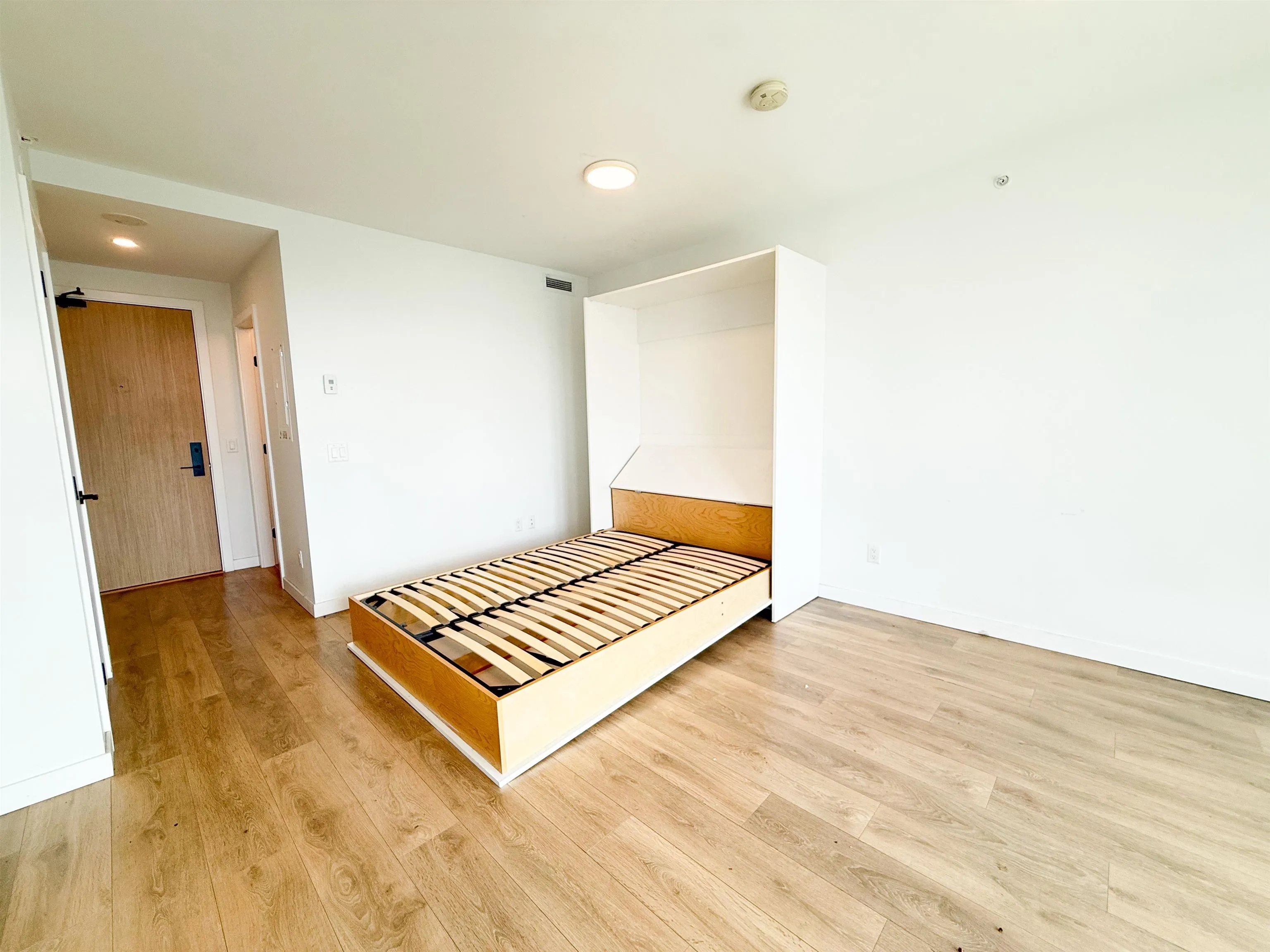 1810 13685 102 Avenue