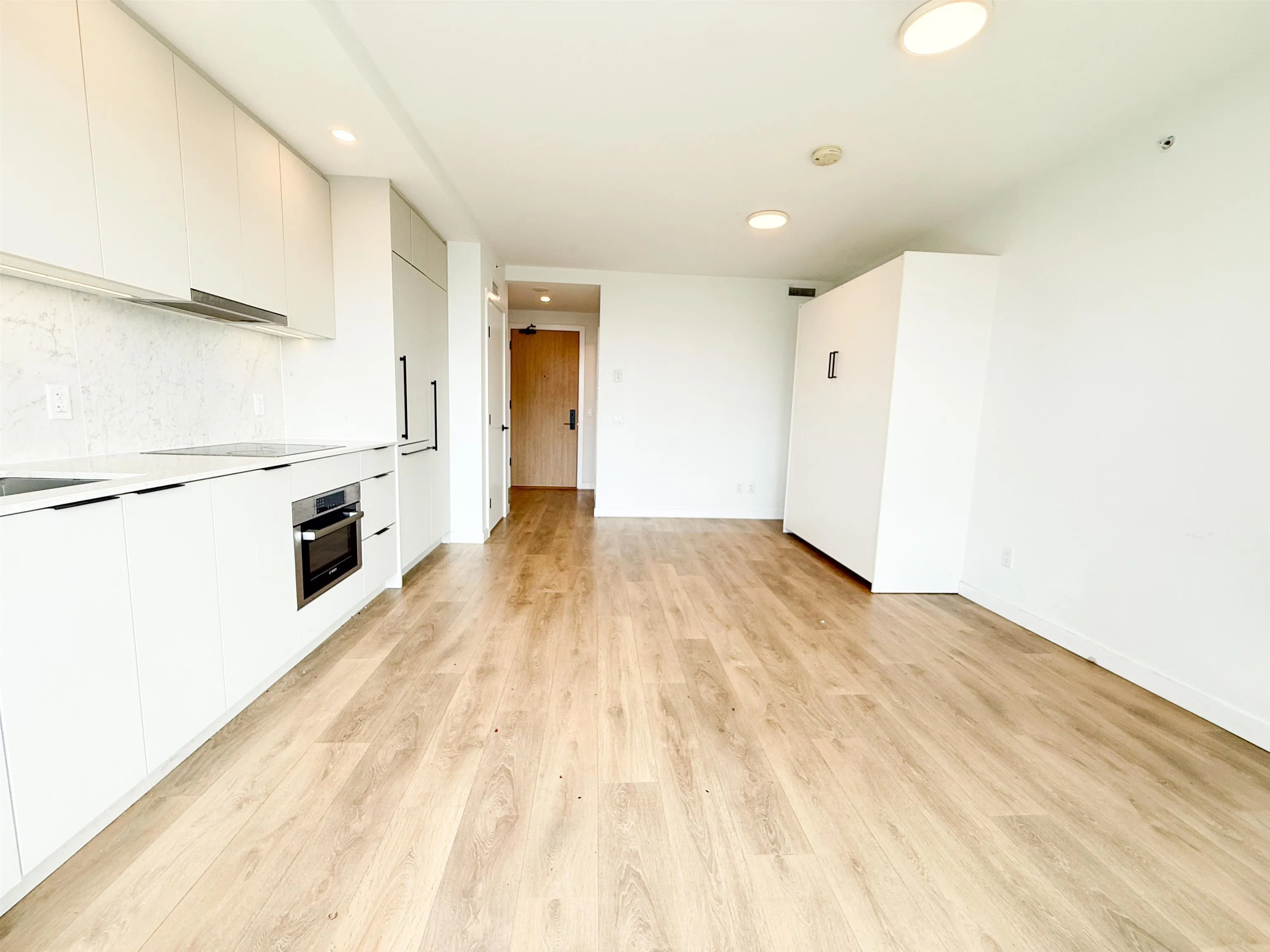 1810 13685 102 Avenue