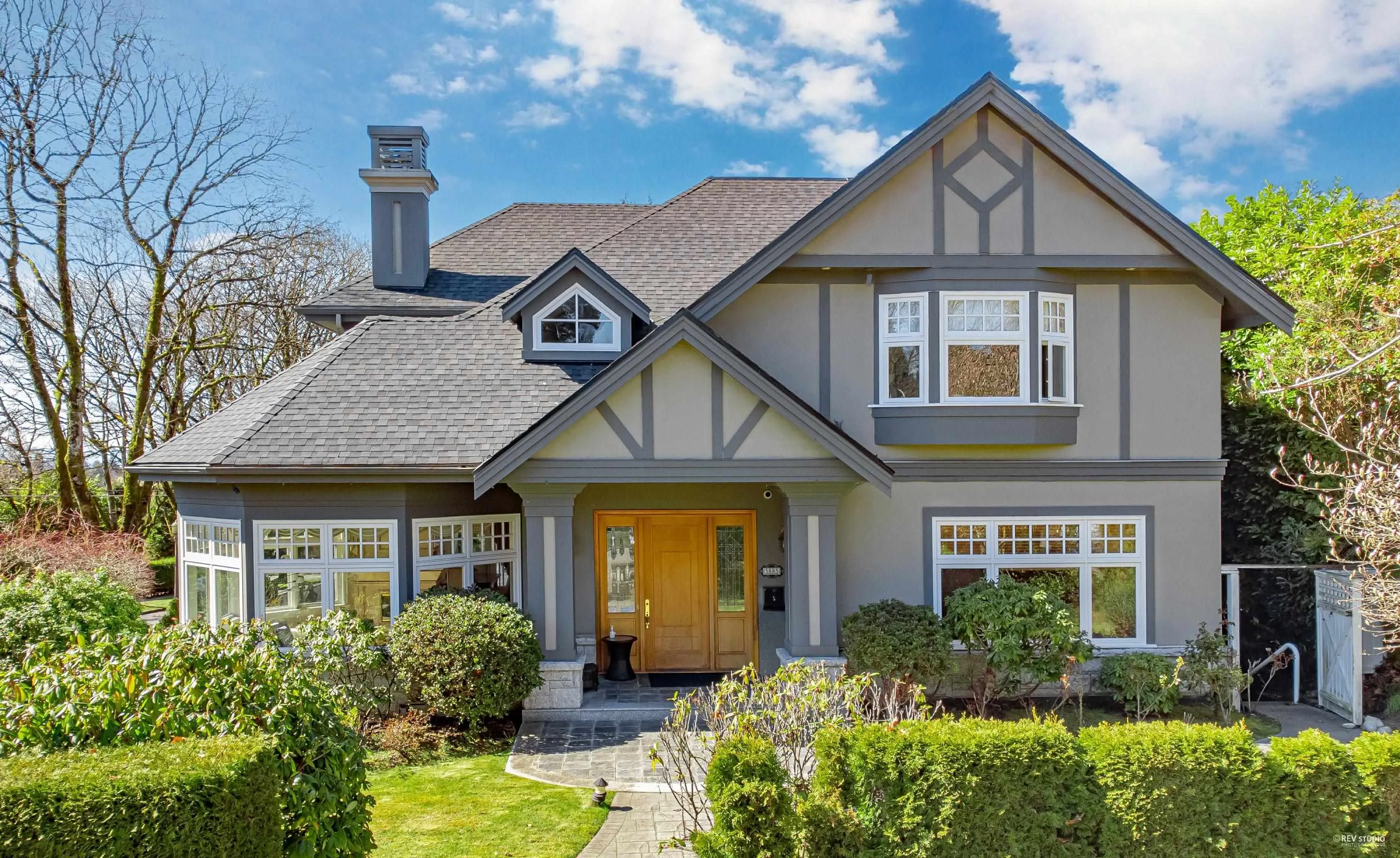 5885 Angus Drive