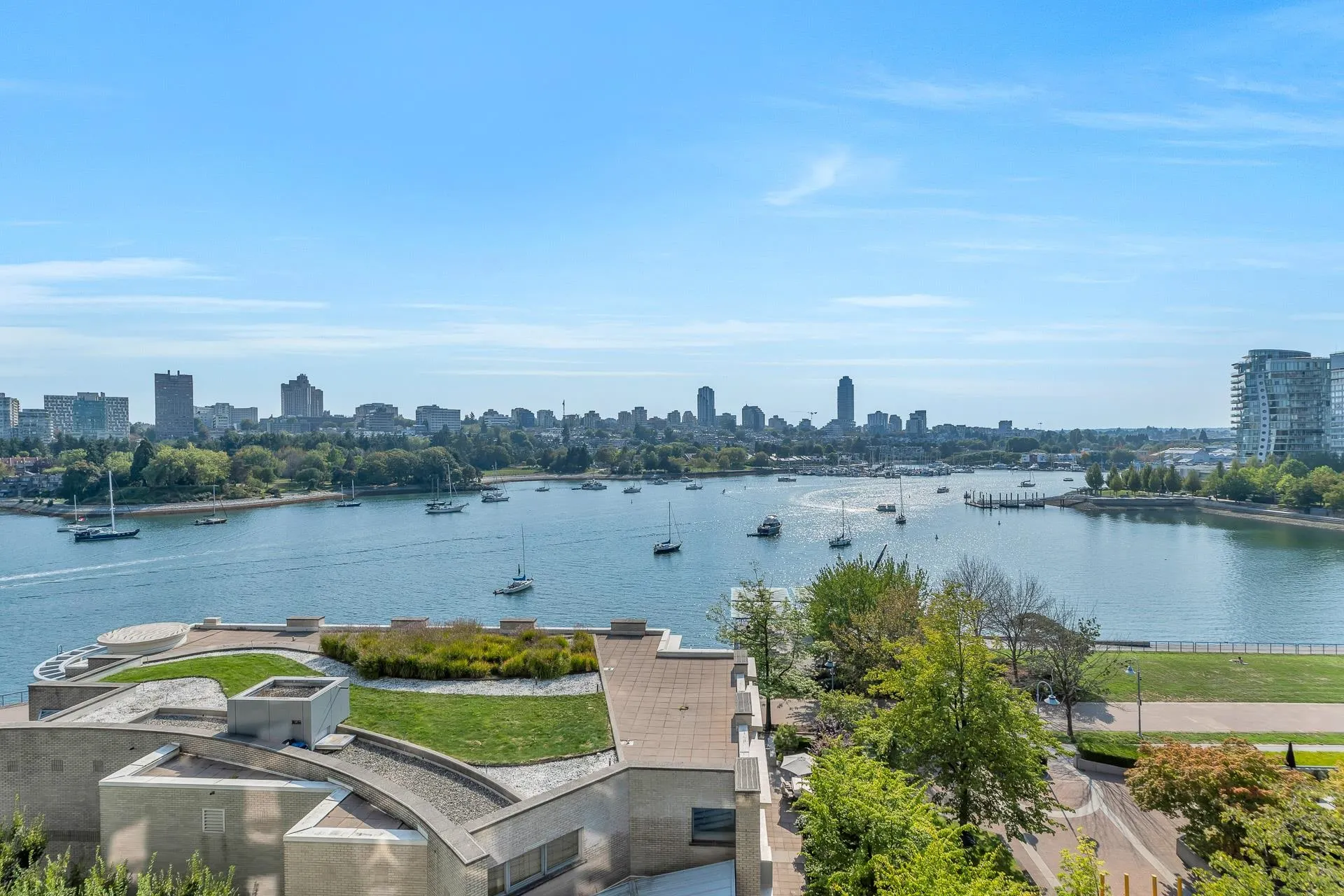 801 1328 Marinaside Crescent