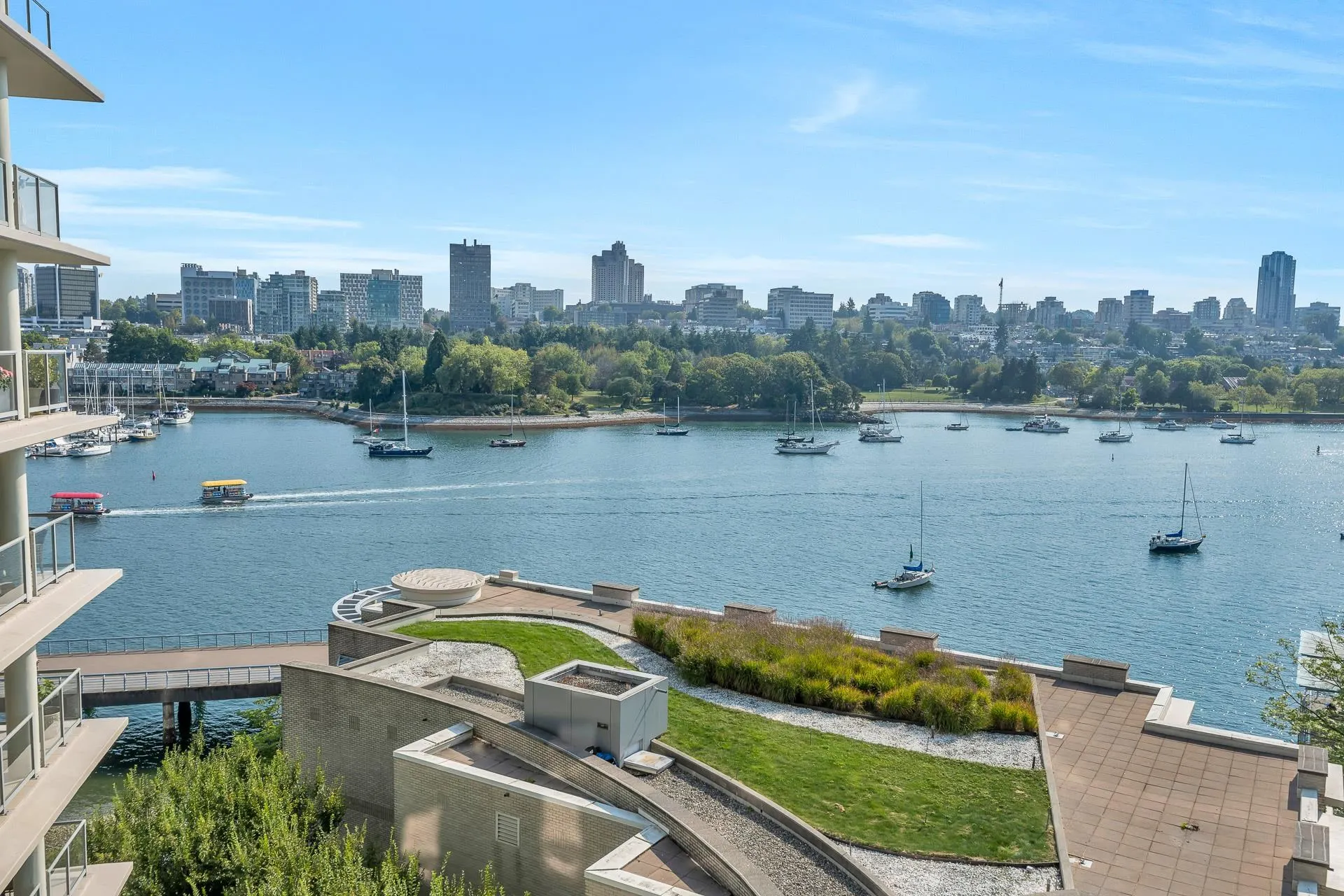 801 1328 Marinaside Crescent
