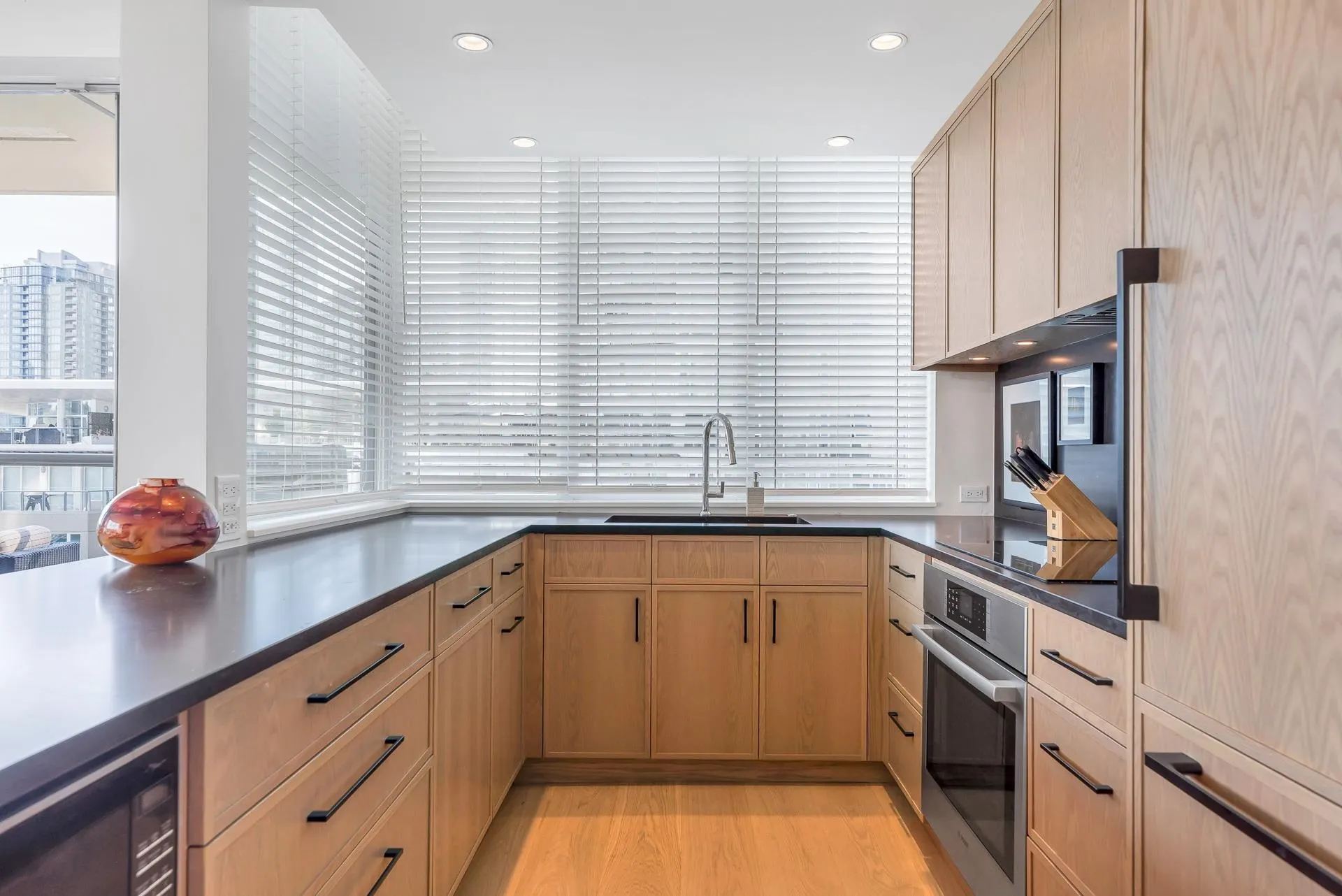 801 1328 Marinaside Crescent