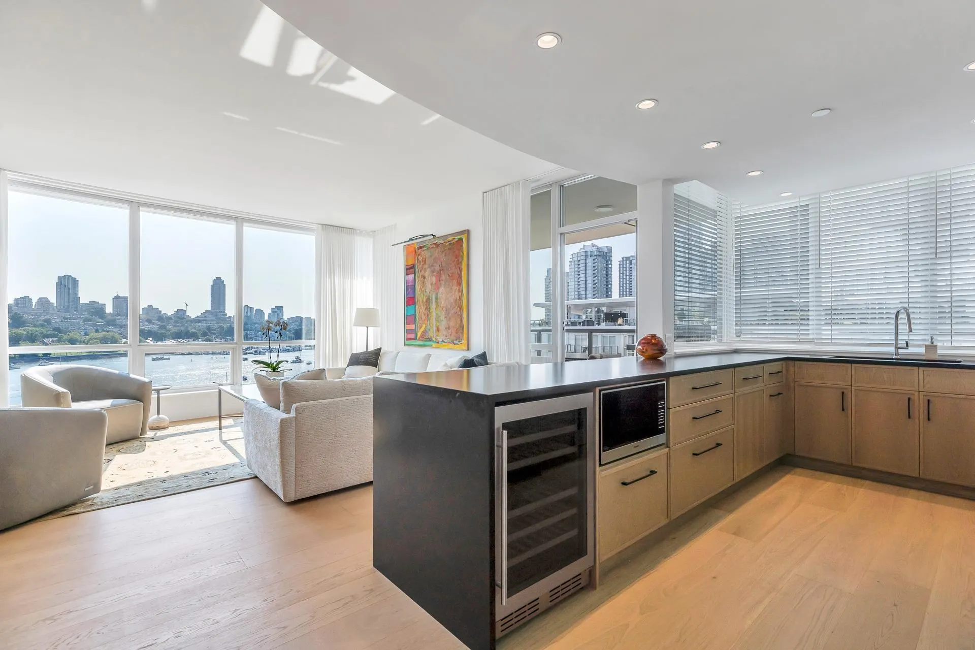 801 1328 Marinaside Crescent