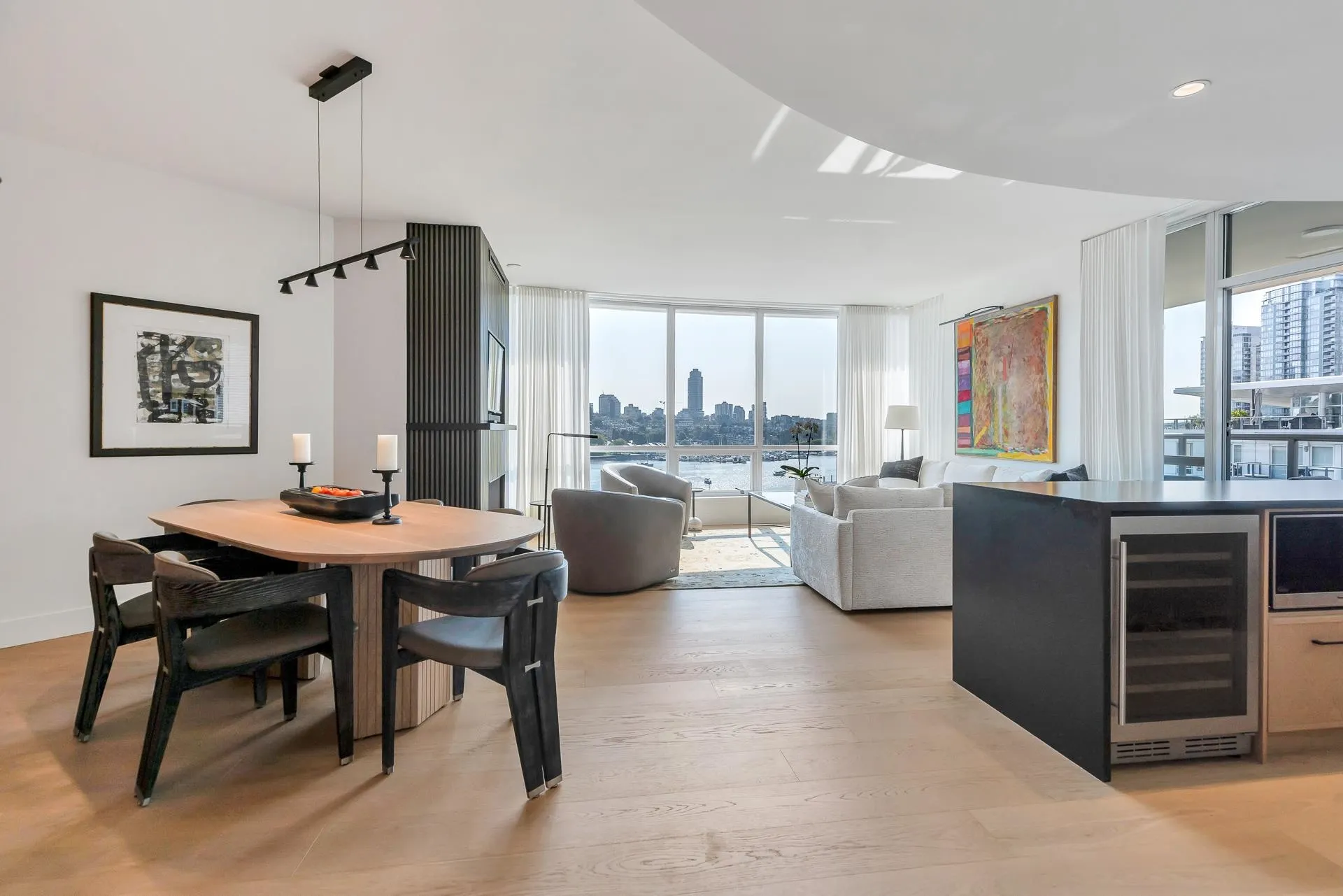801 1328 Marinaside Crescent