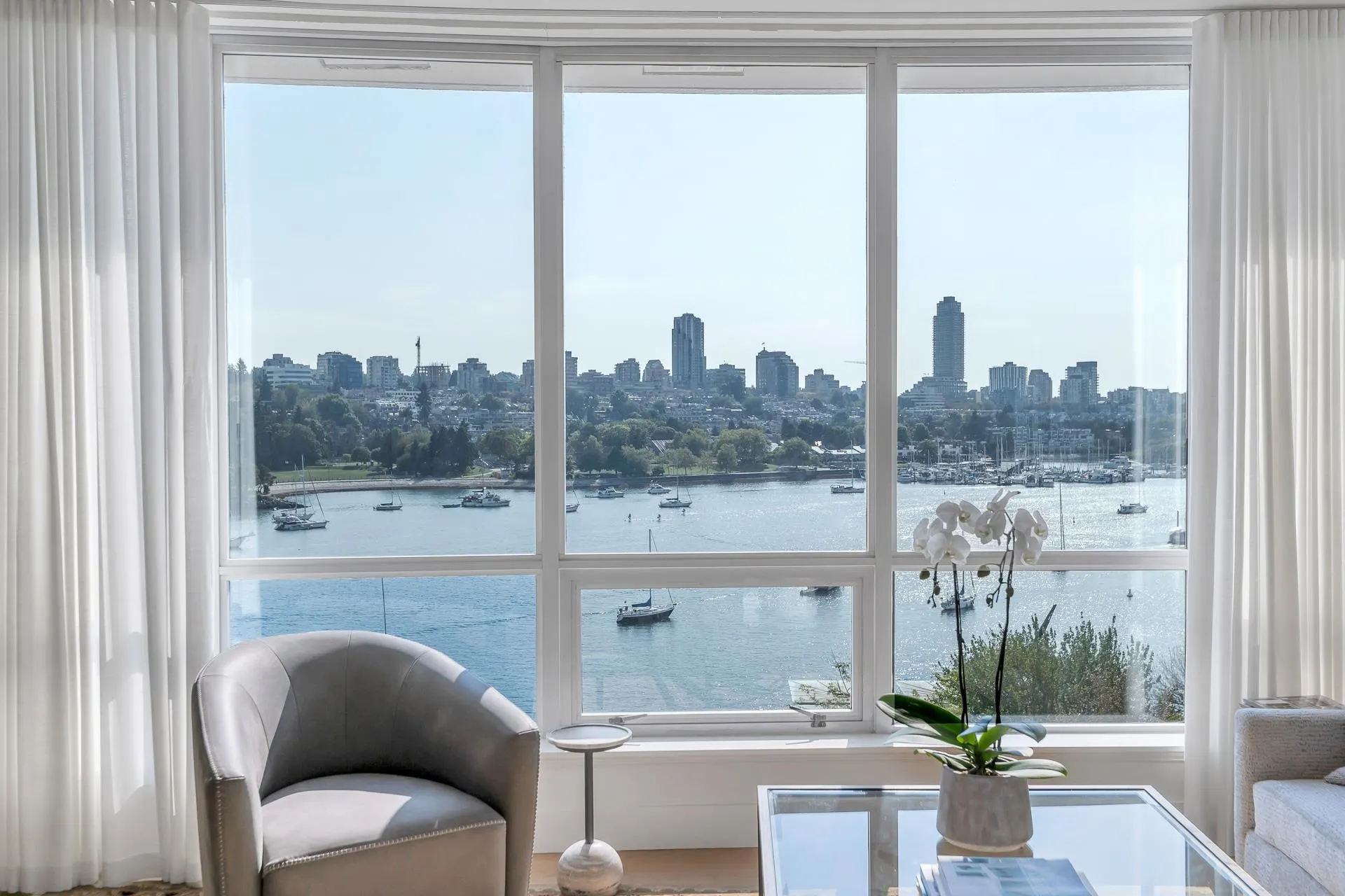 801 1328 Marinaside Crescent