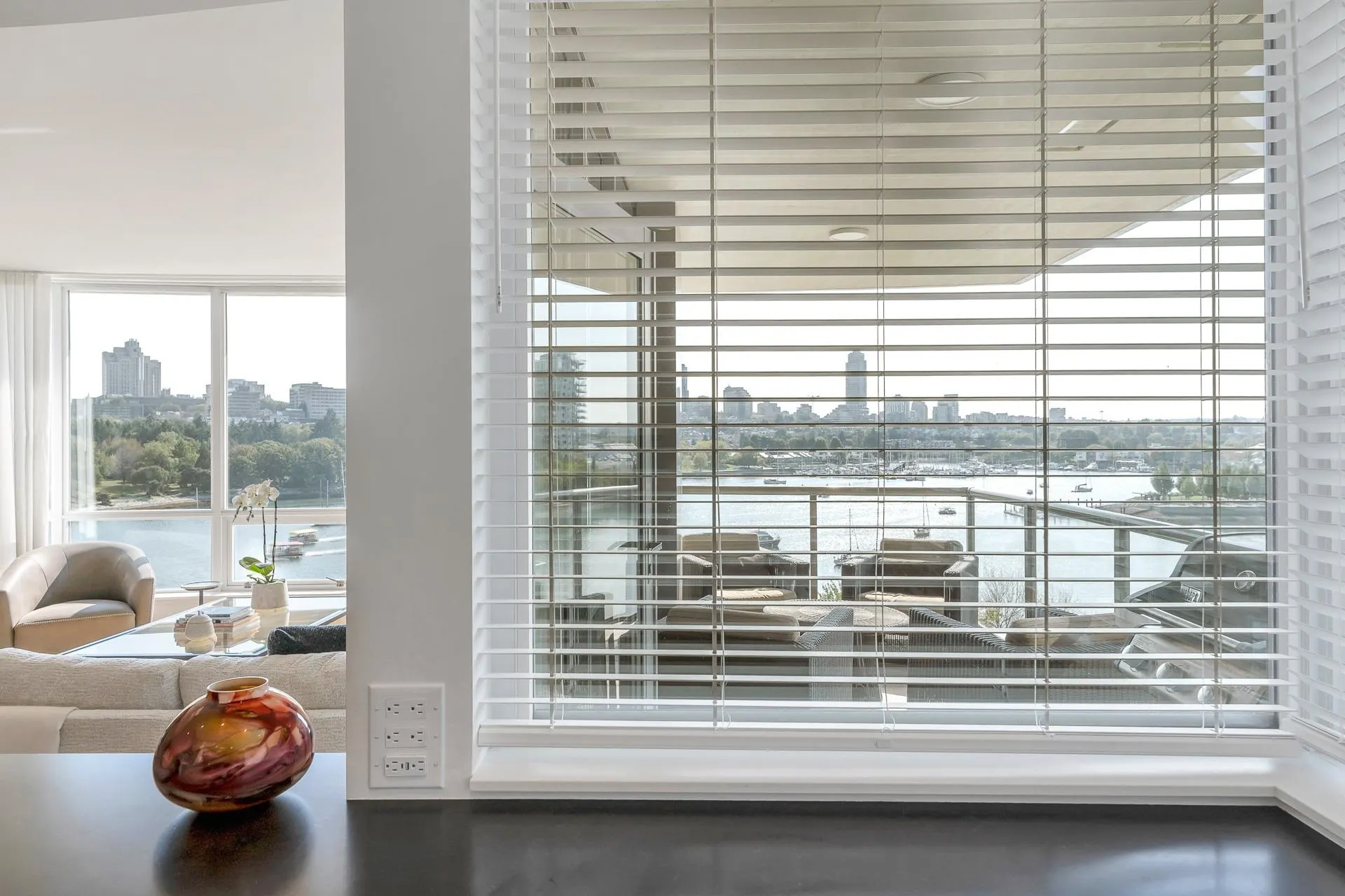 801 1328 Marinaside Crescent