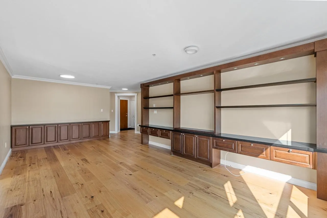 6207 5117 Garden City Road