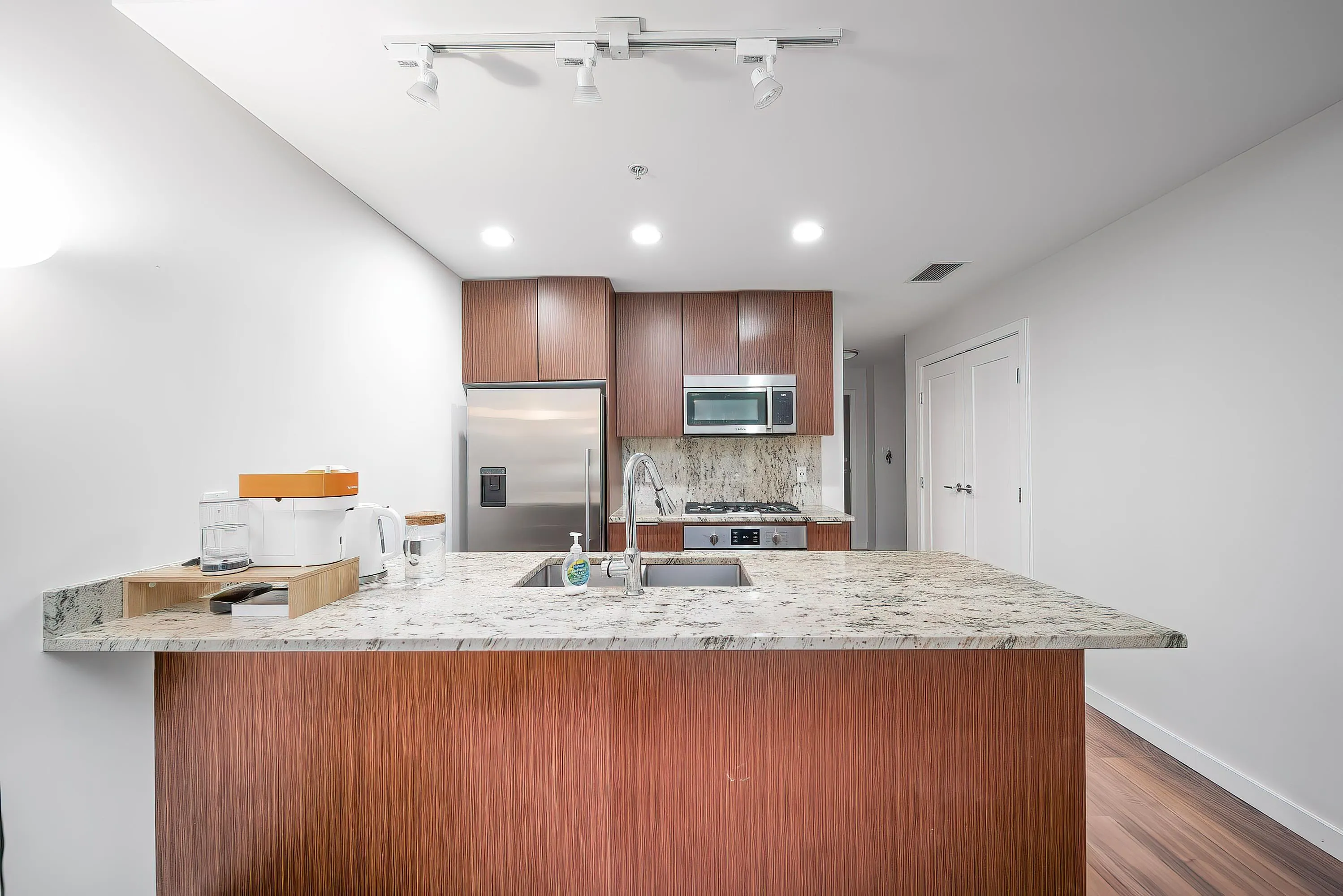501 8688 Hazelbridge Way